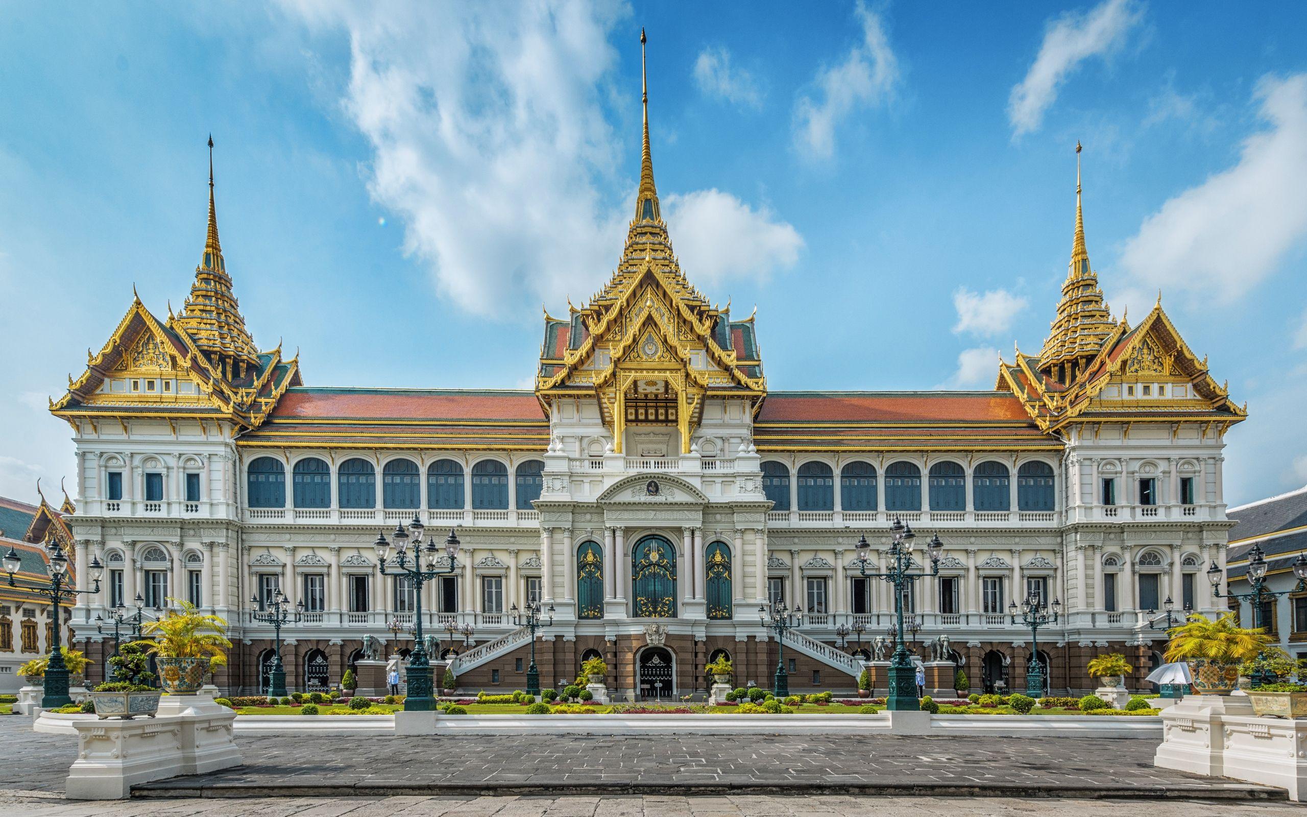 2560x1600 Grand Palace Bangkok, Thailand .