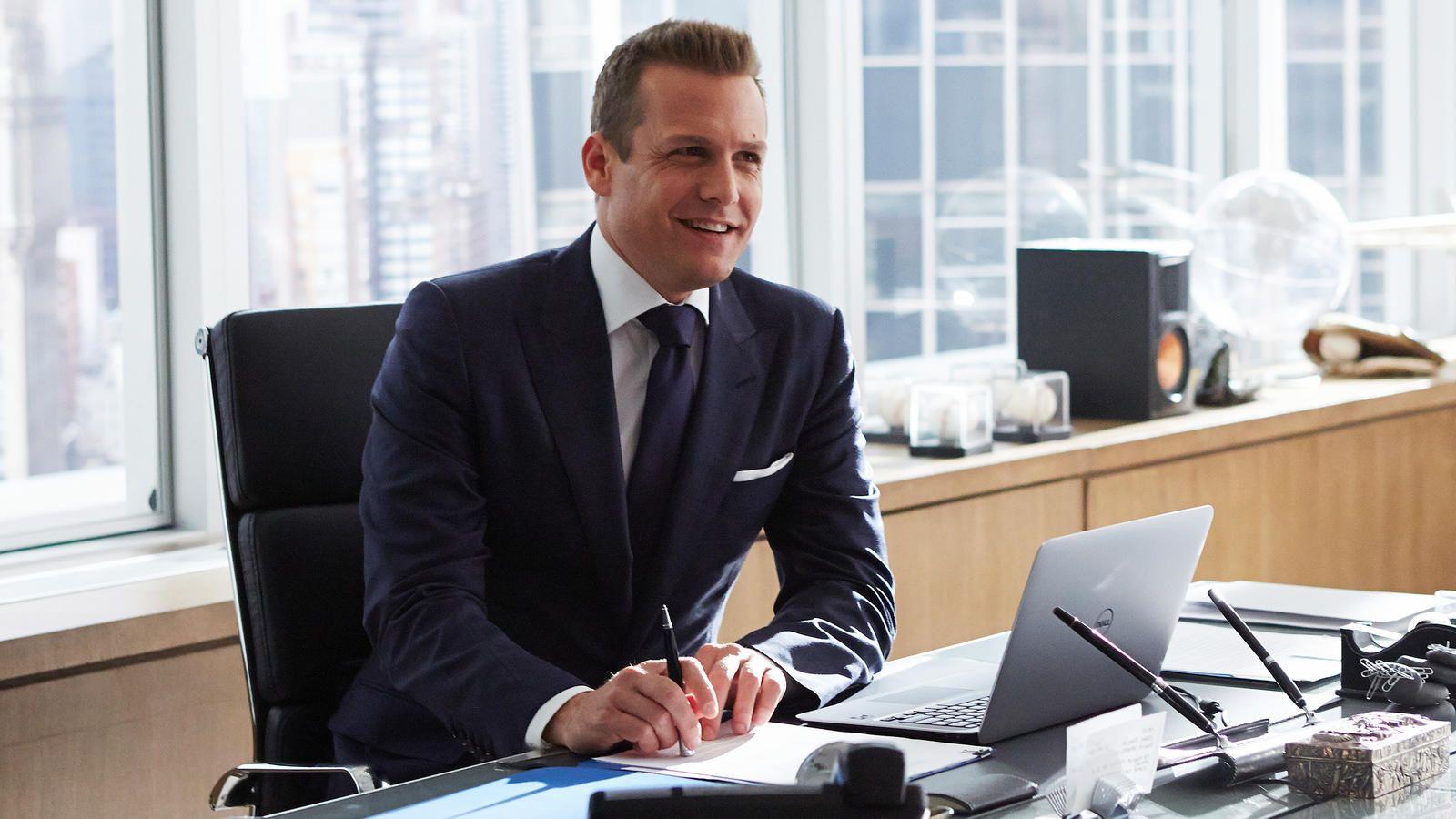 1600x900 Dave calls Harvey for a Q&A. Suits .dave.uktv.co.uk