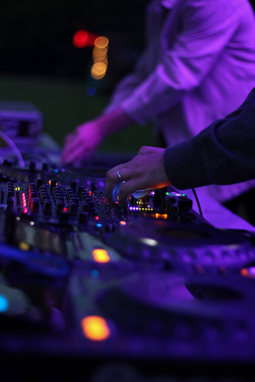 853x1280 DJ wallpaper
