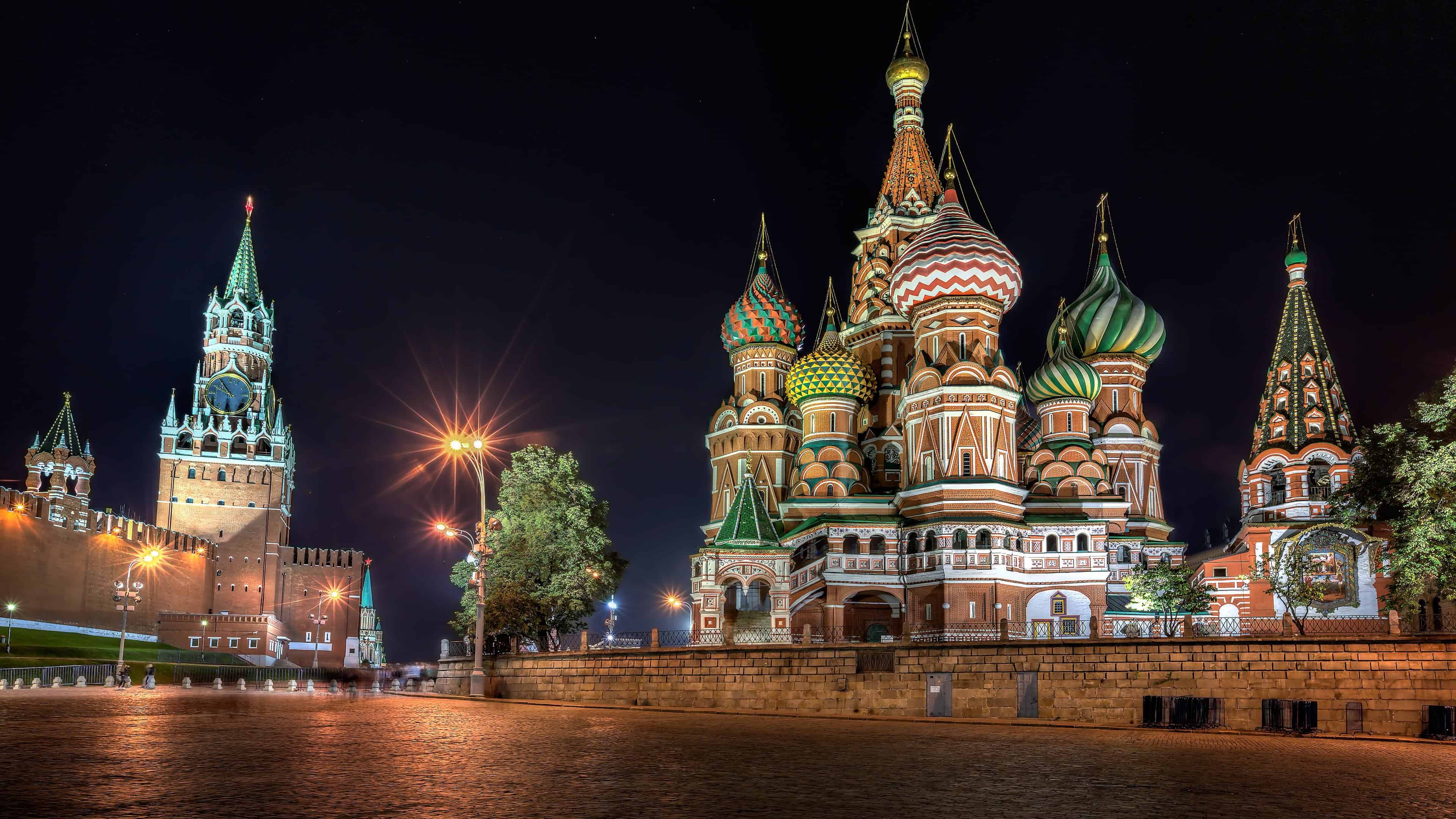3840x2160 Moscow At Night Wallpaper