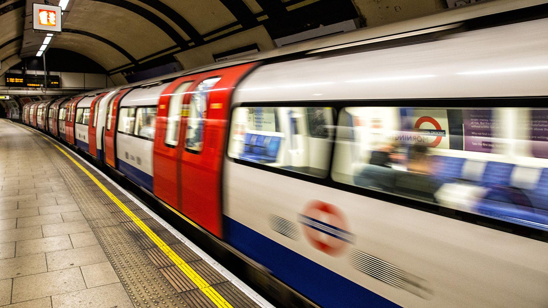 1920x1080 London Underground .