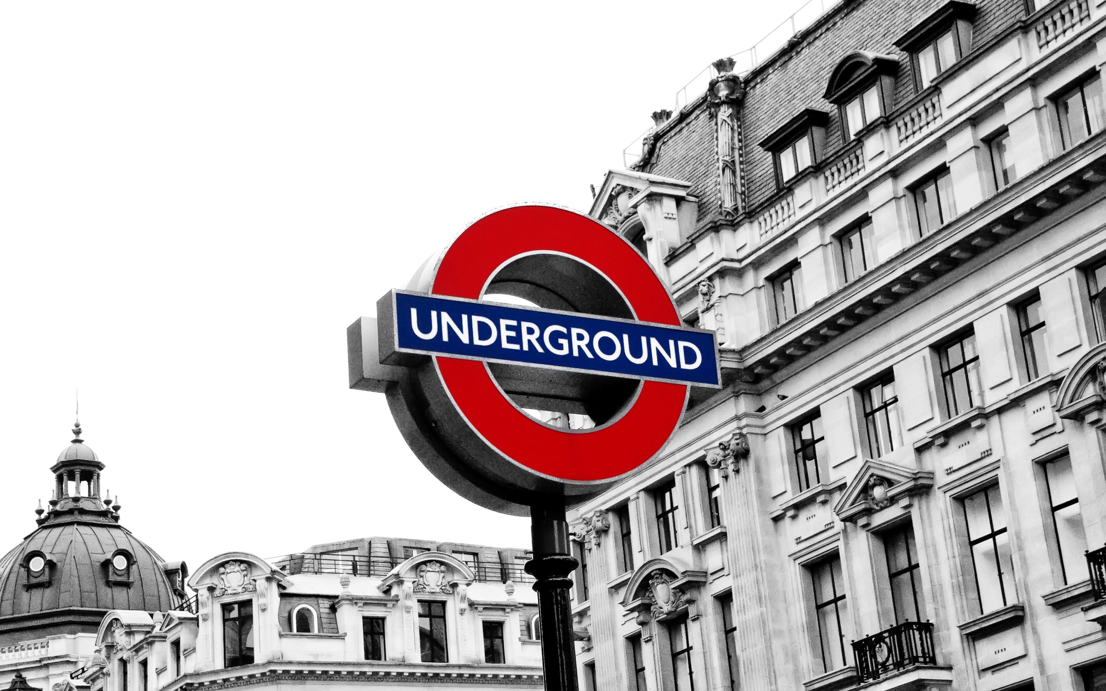3840x2400 London Tube