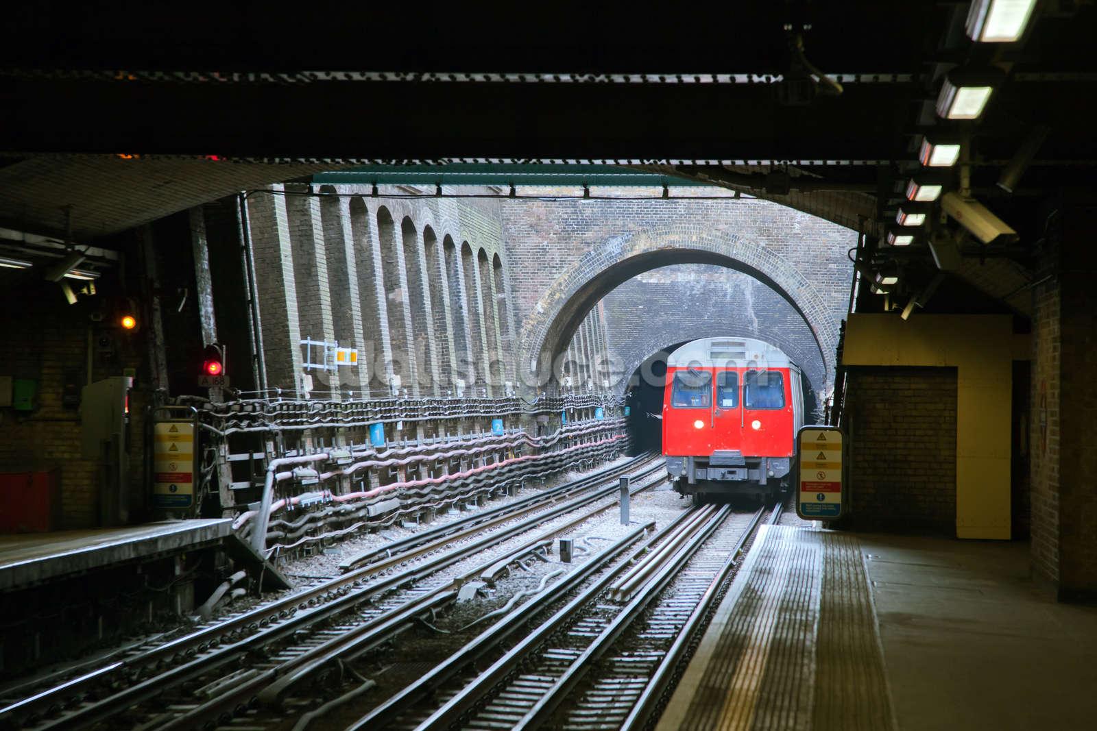 1600x1067 London Underground Wallpaper -