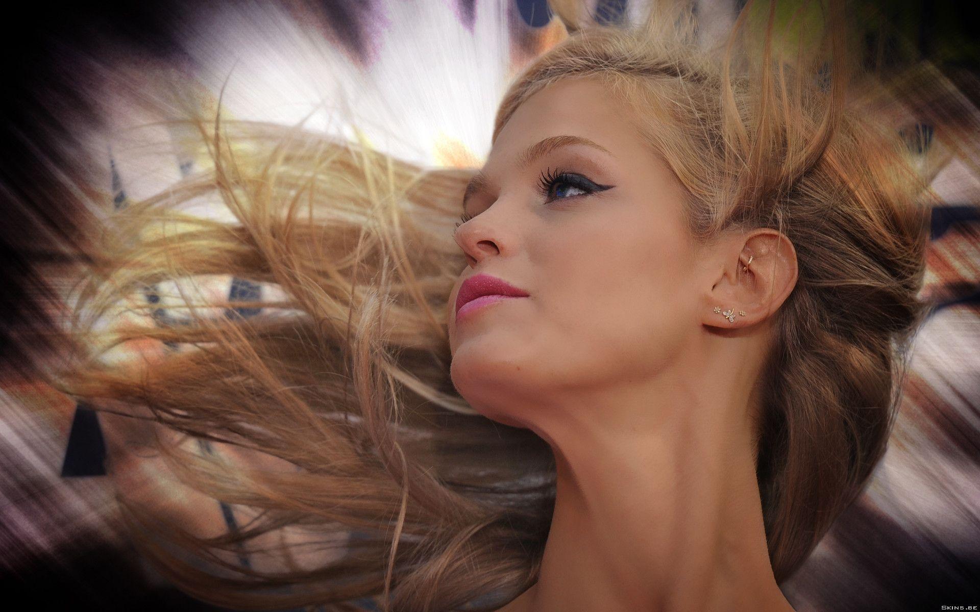 1920x1200 Erin Heatherton