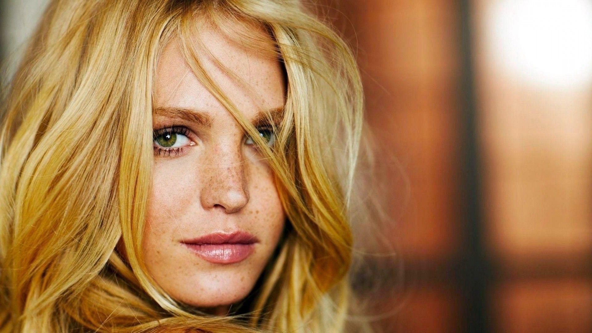 1920x1080 Erin Heatherton Wallpaper Image .