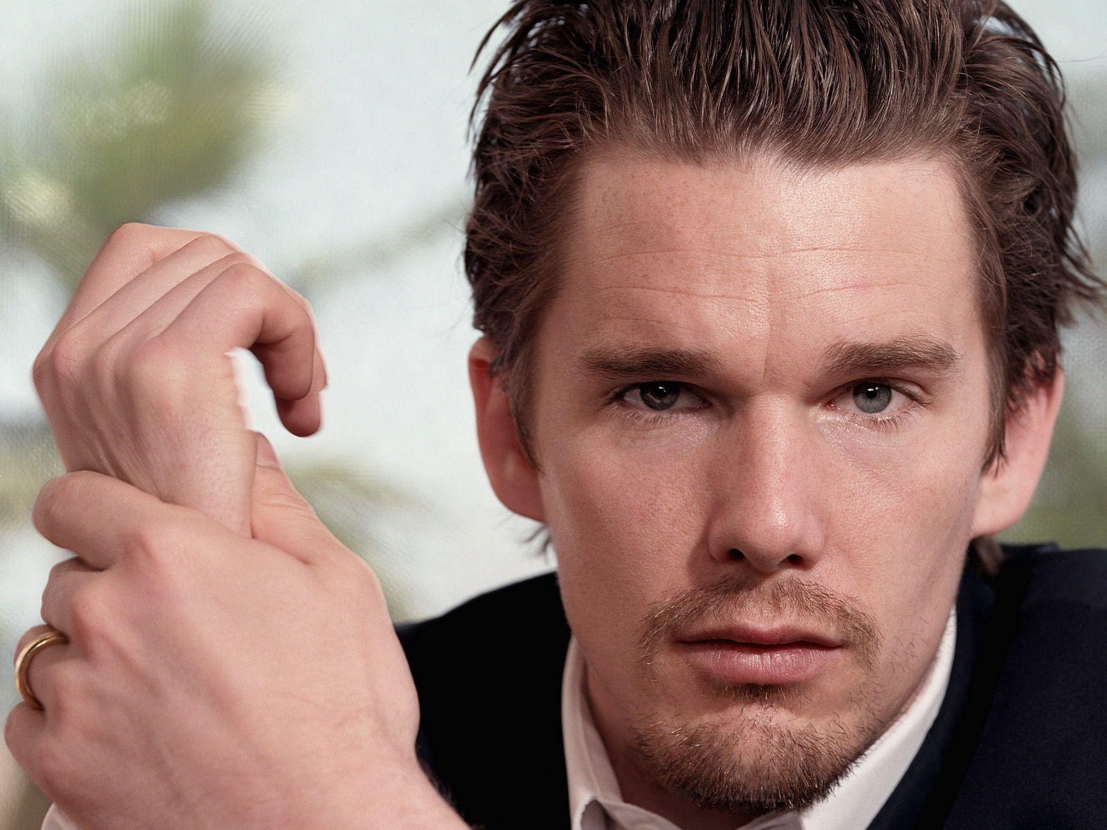 1600x1200 Ethan Hawke -