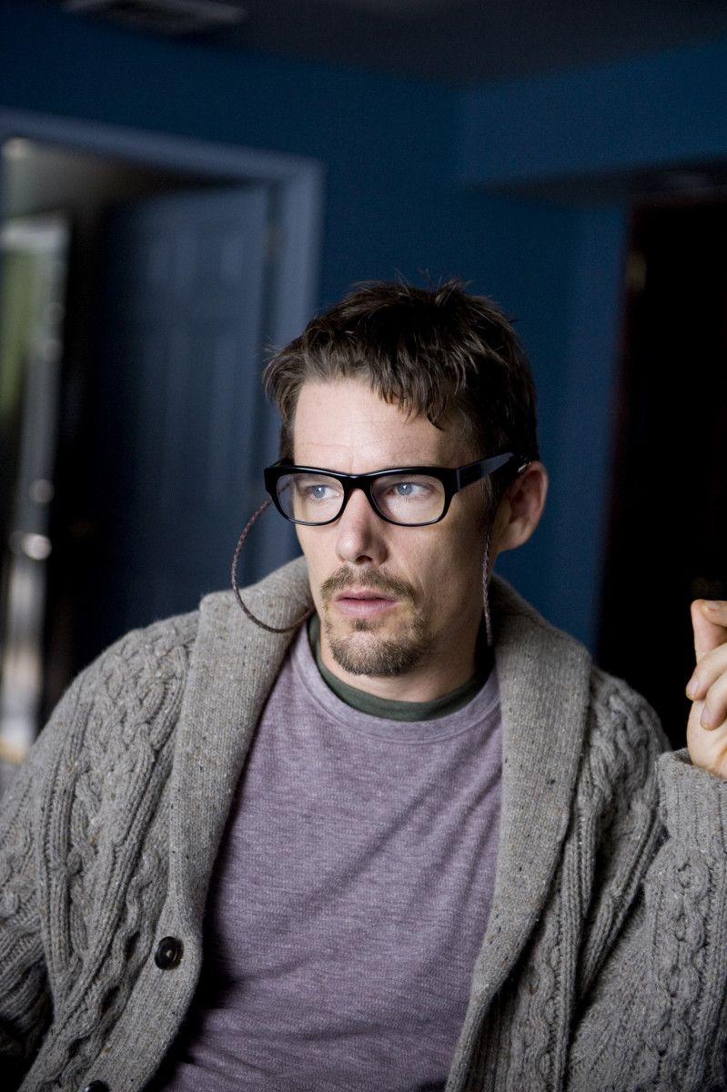 799x1200 Ethan Hawke .theplace2.ru