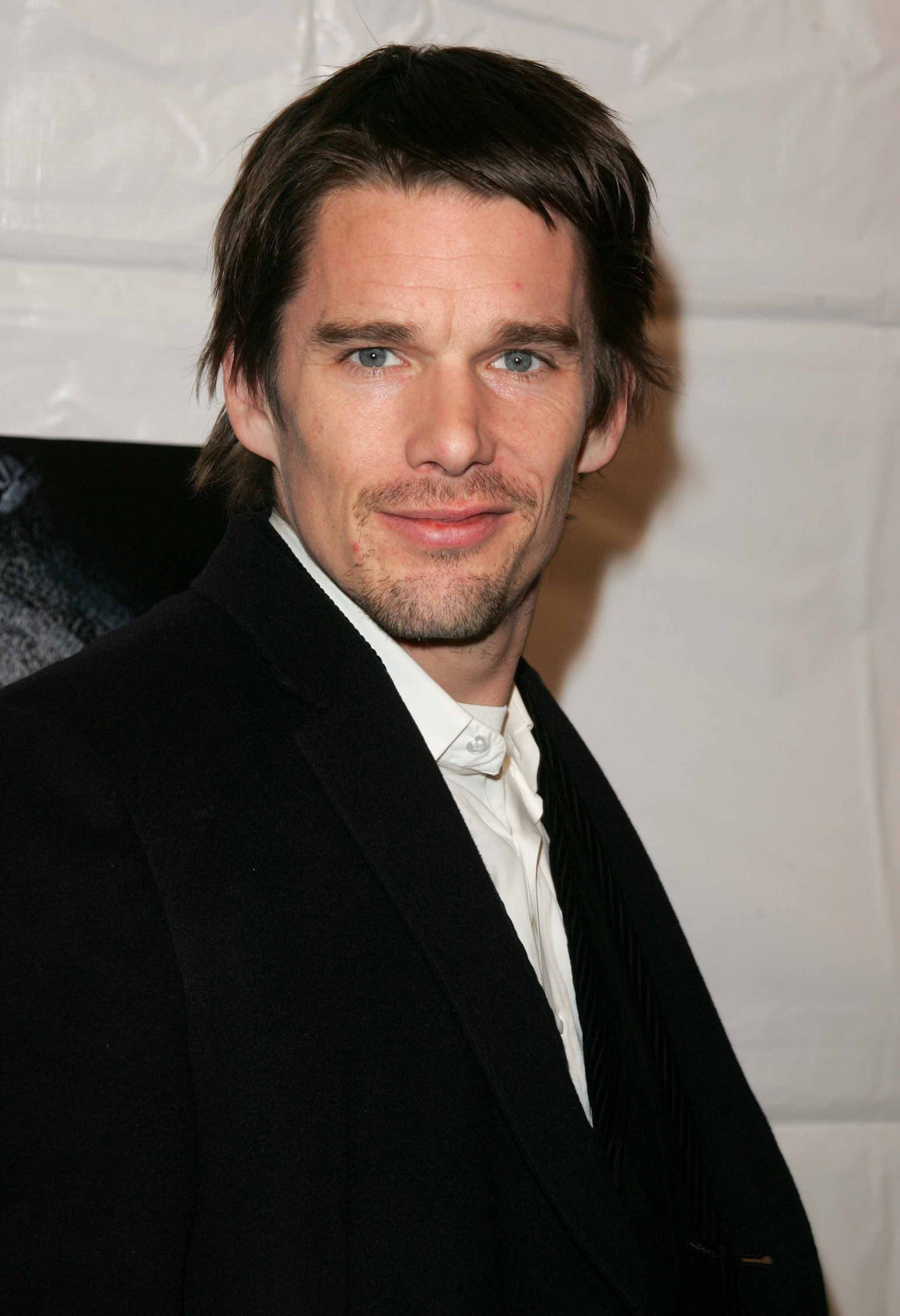 2053x3000 Ethan Hawke HD Wallpaperwallpaper.