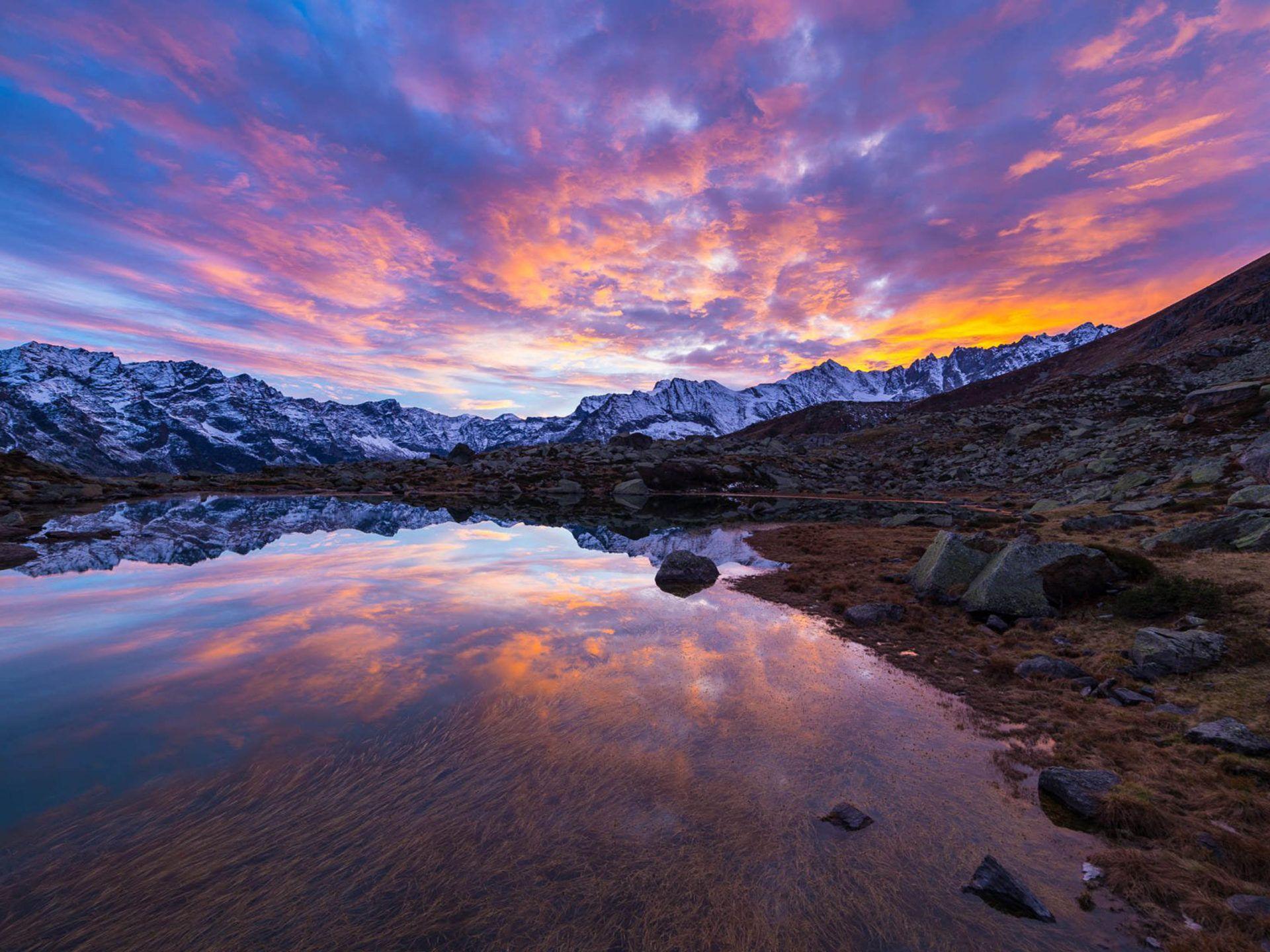 1920x1440 Alpine Lake In Italian Alps Colorful Sky Sunset Snow Mountain Range Landscape Reflection Photo 4k Ultra HD Wallpaper For Computer And Laptop :