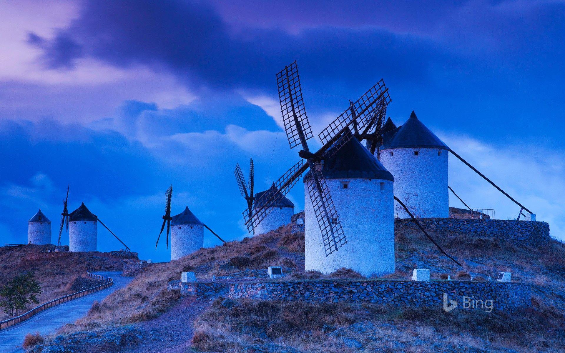 1920x1200 Windmills in the province of Toledo .