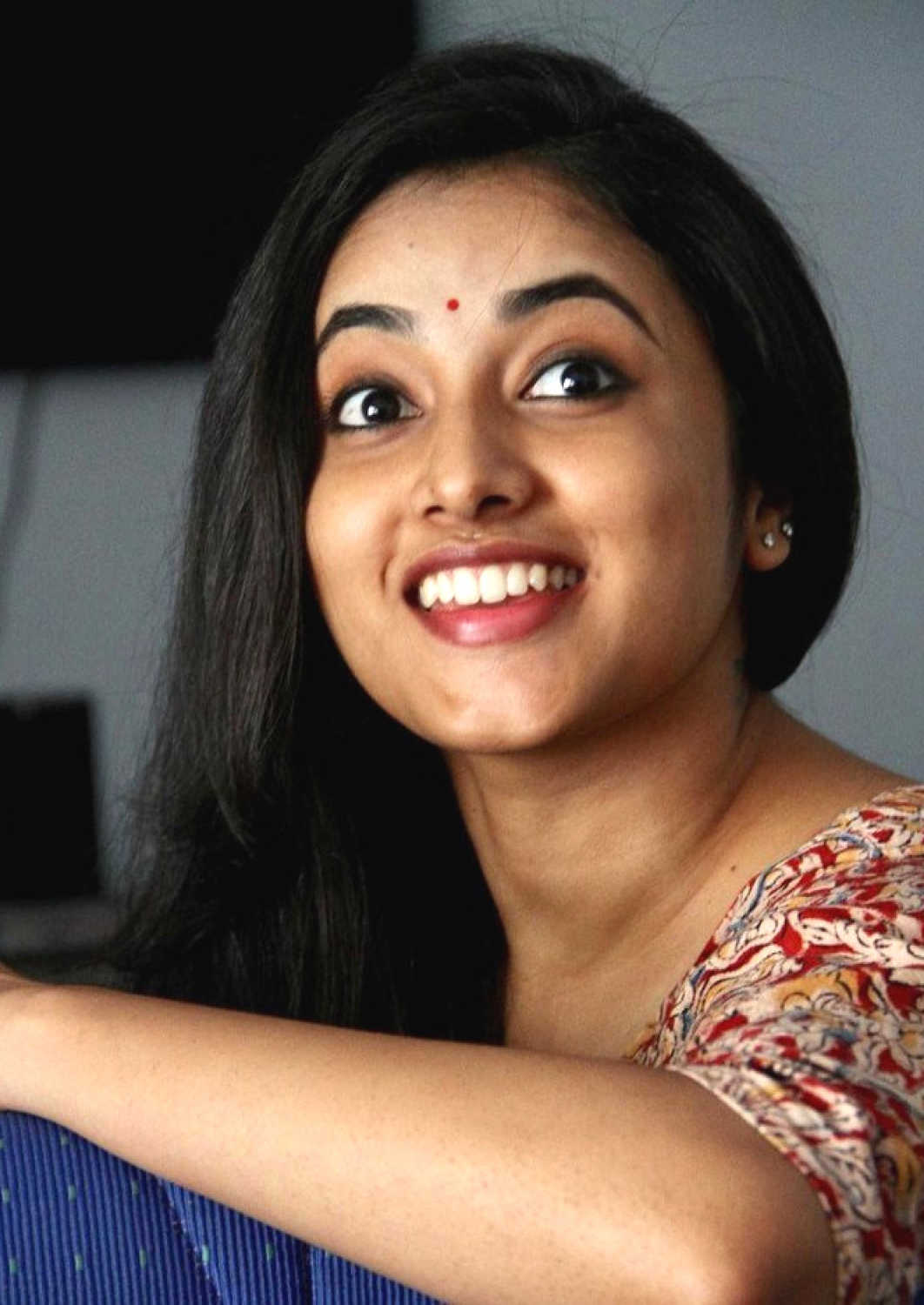 1062x1500 Priyanka Arul Mohan Wallpaper .