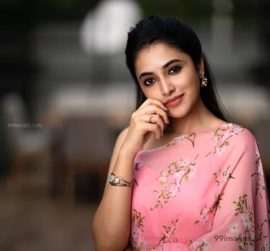 1080x1005 Priyanka Arul Mohan Latest Hot .