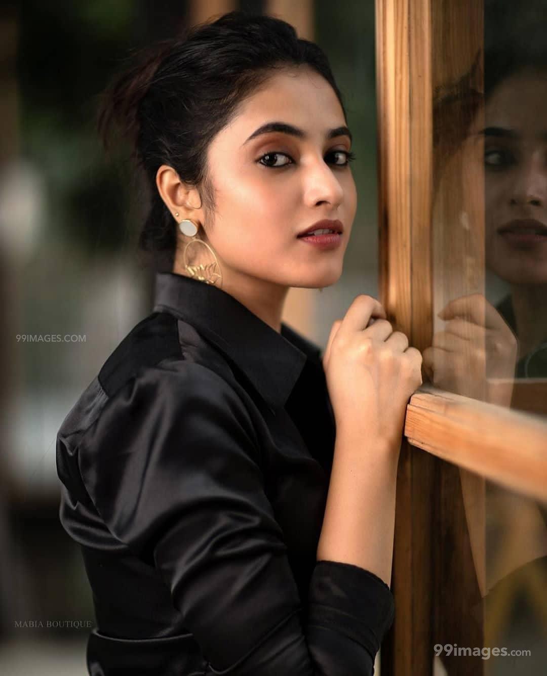 1080x1336 Priyanka Arul
