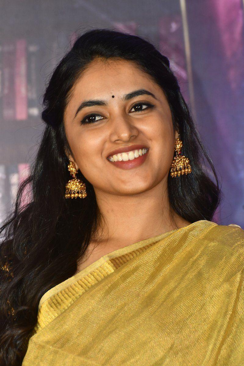 800x1200 Actress Priyanka Arul Mohan Stills at .