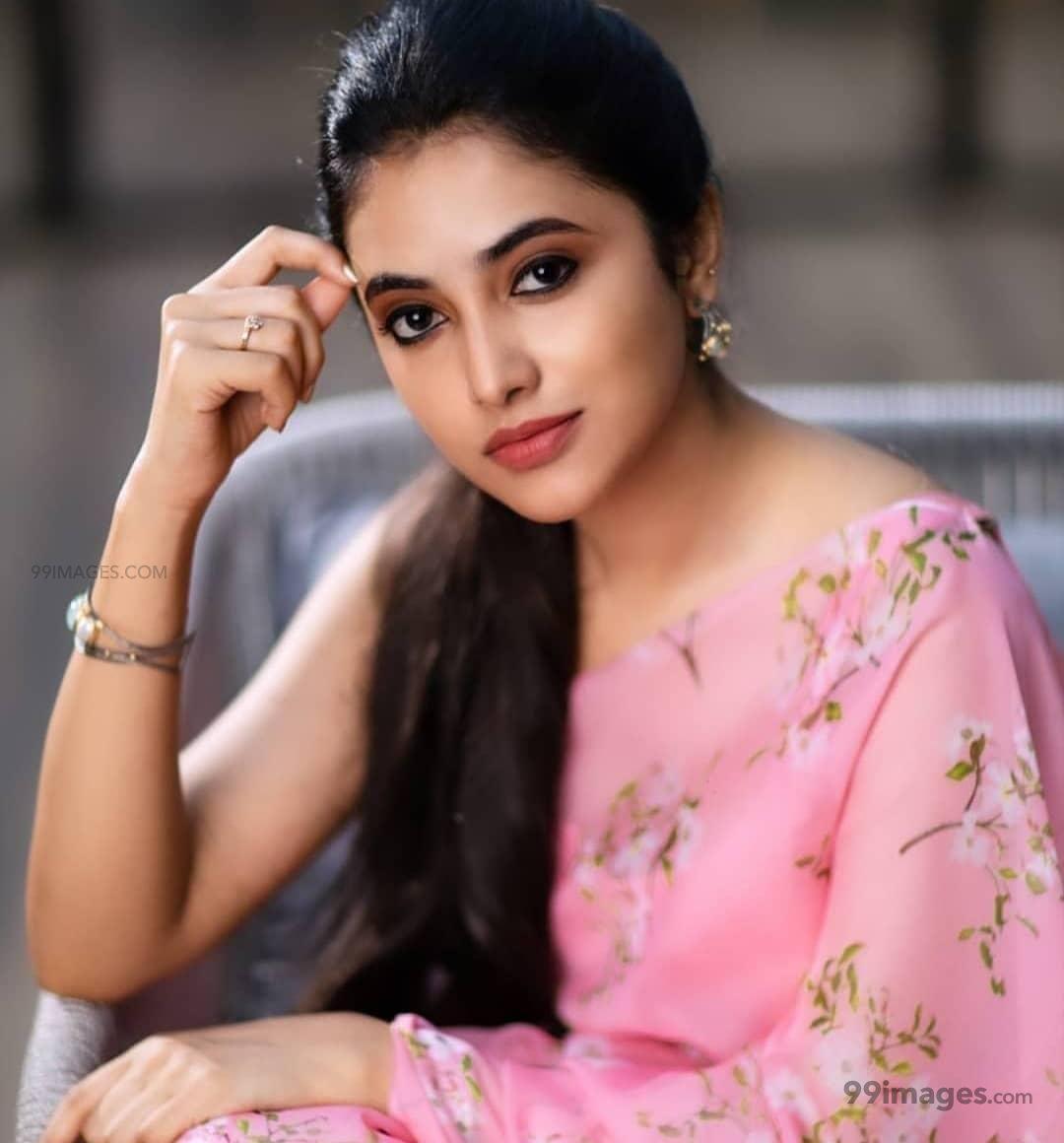 1080x1160 Priyanka Arul Mohan HD Wallpaper .