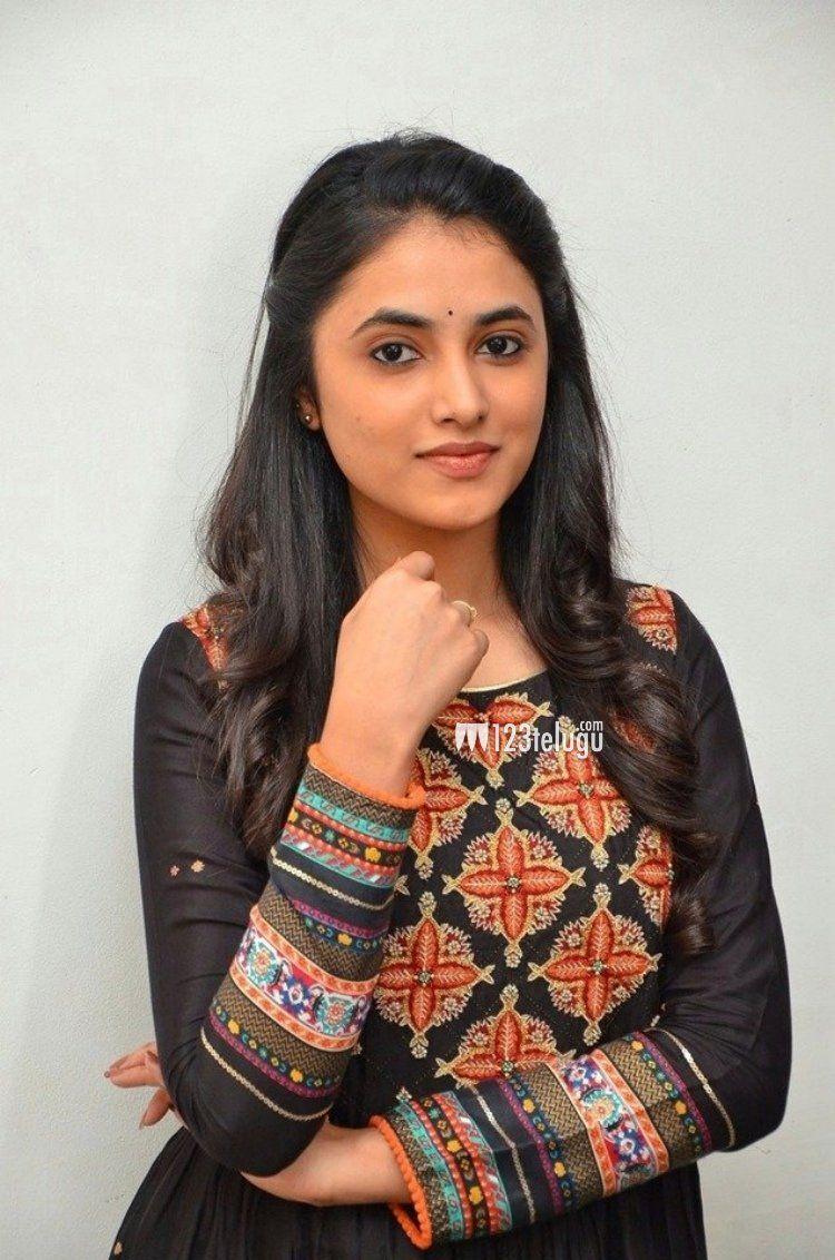 750x1132 Priyanka Arul Mohan.
