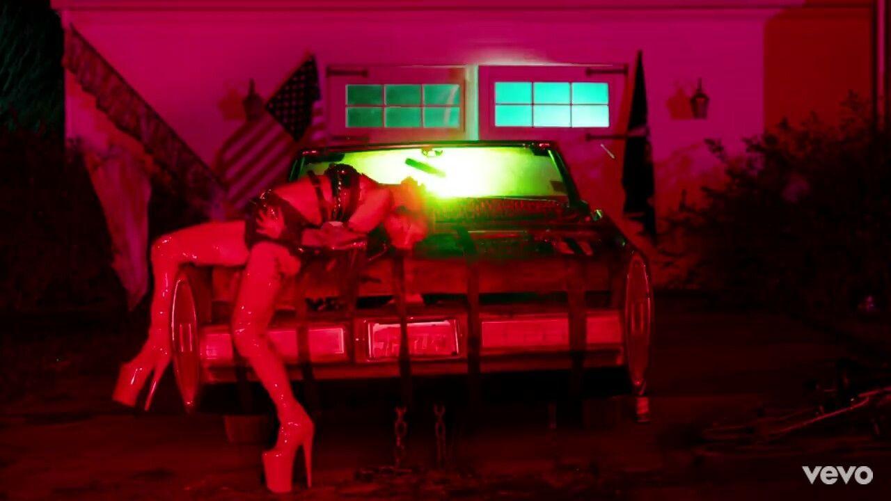 1280x720 Lady Gaga John Wayne screenshoots .com.au
