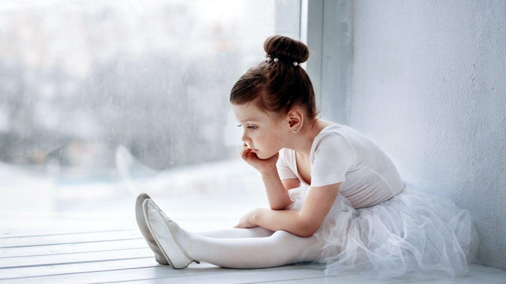 1920x1080 Cute Sad Ballerina Girl Wallpaper .
