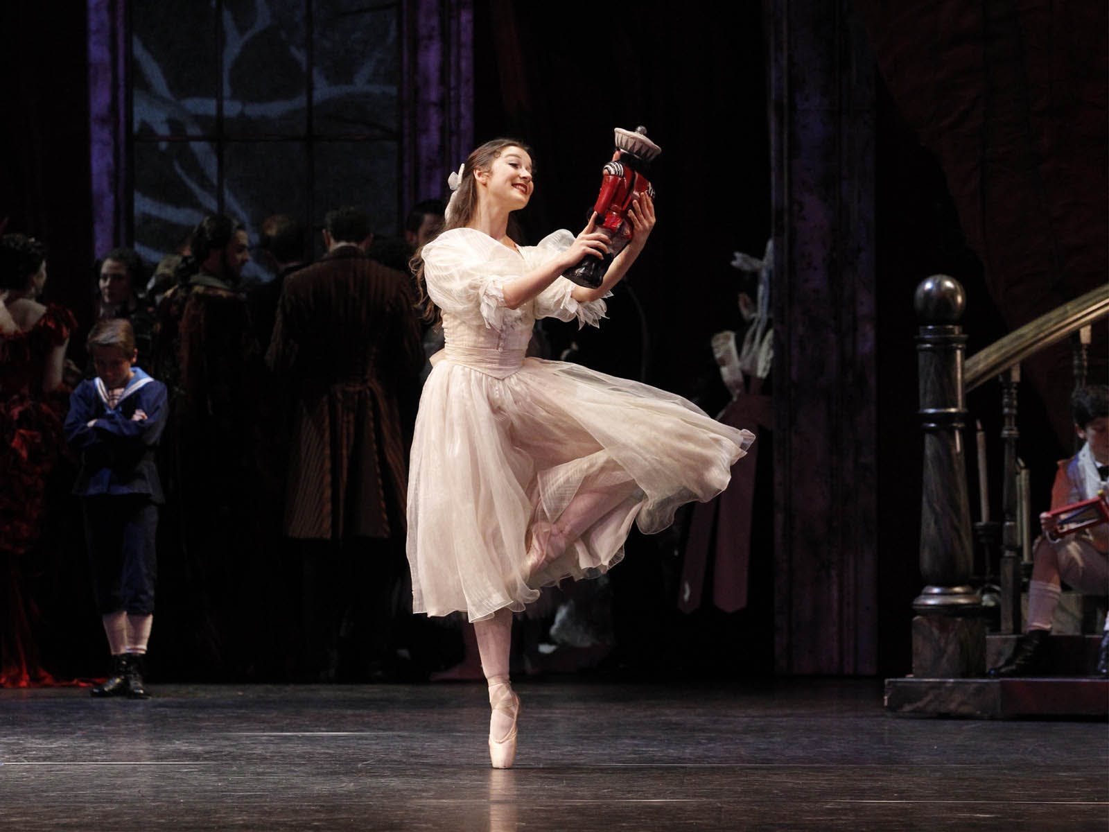 1600x1200 Enjoy a Holiday Ballet