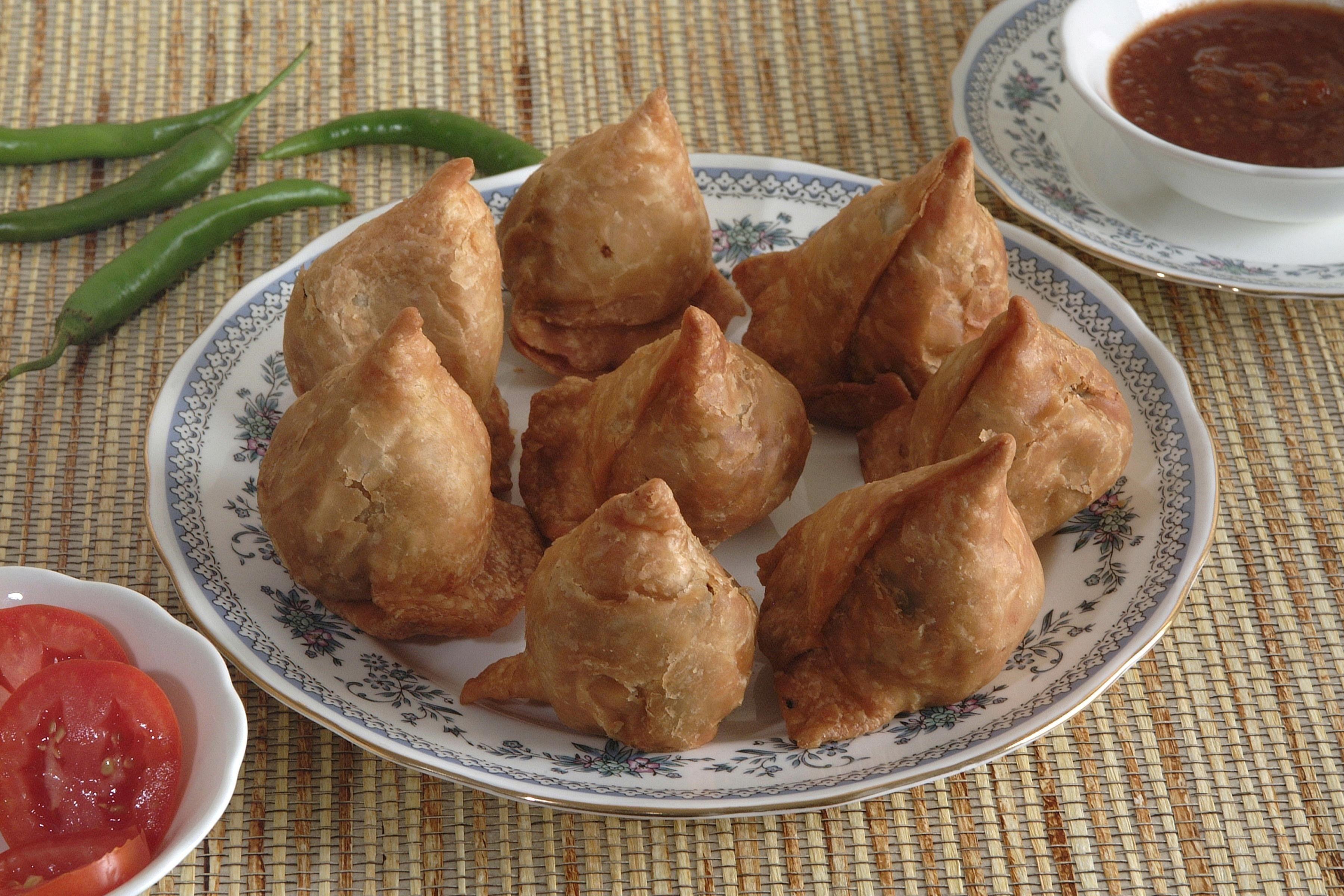 3600x2400 Rajasthani Testfull Samosa Dish Photo .