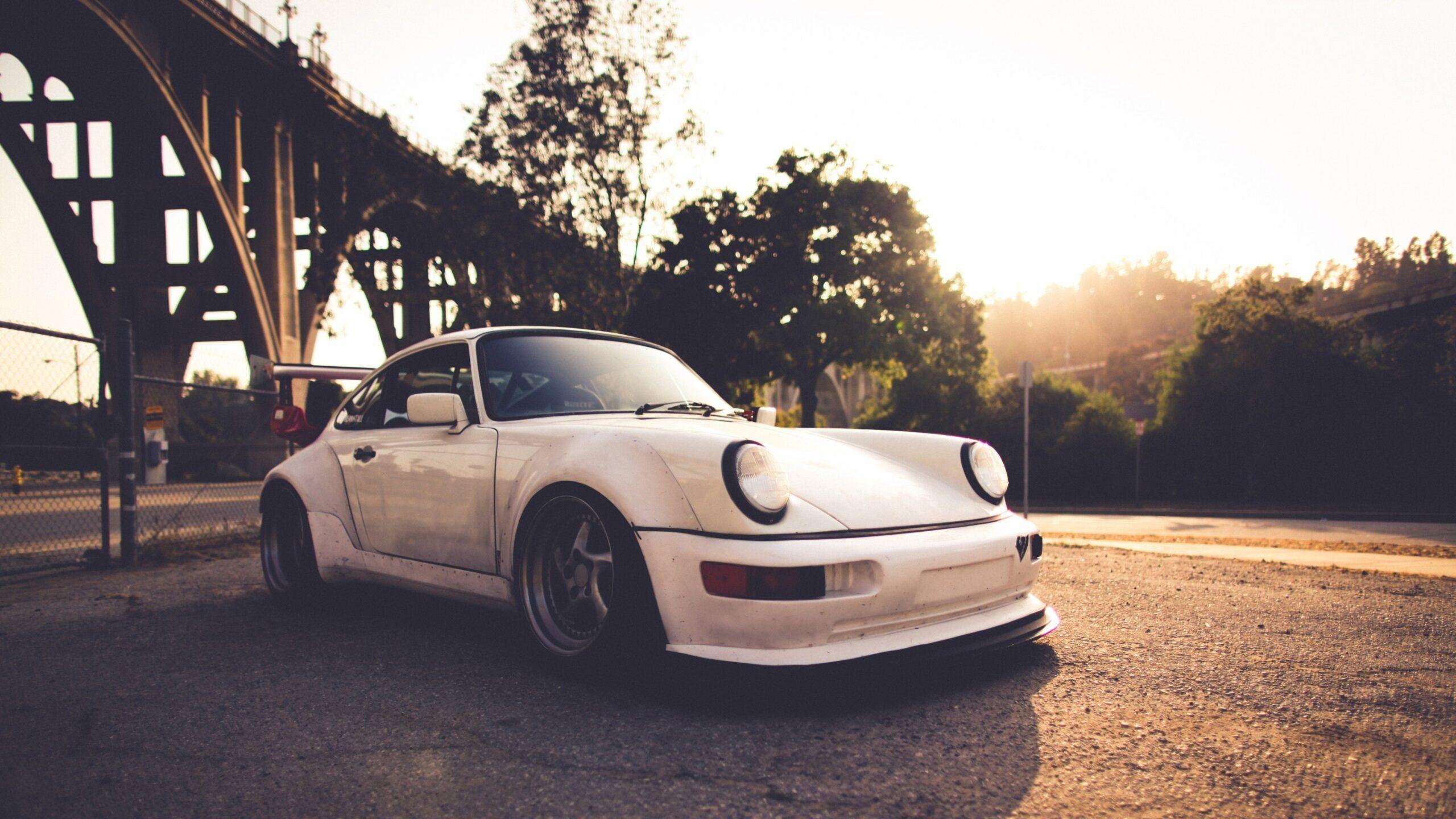 2560x1440 Vintage White Porsche 911 Wallpaper .