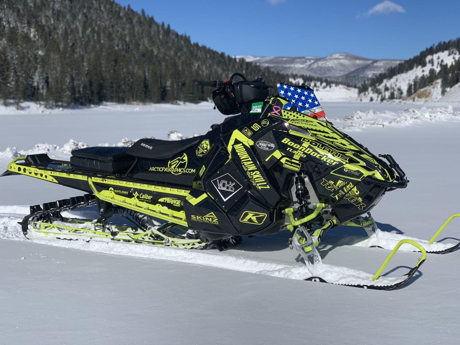 1600x1200 A Real Rocky Mountain King. SnoWest .