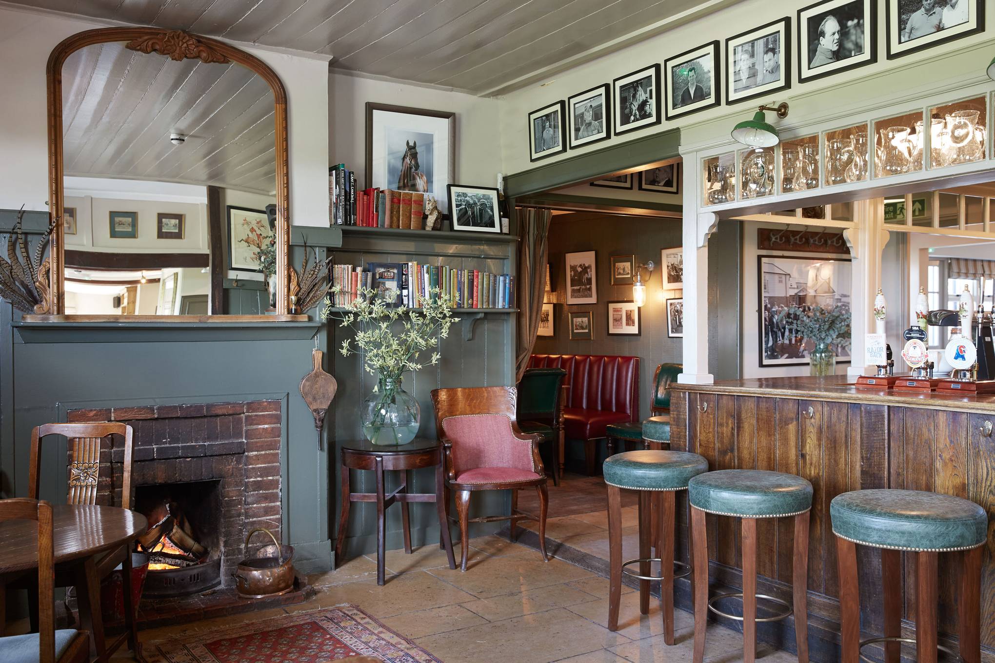 2040x1360 Country pubs with rooms. CN