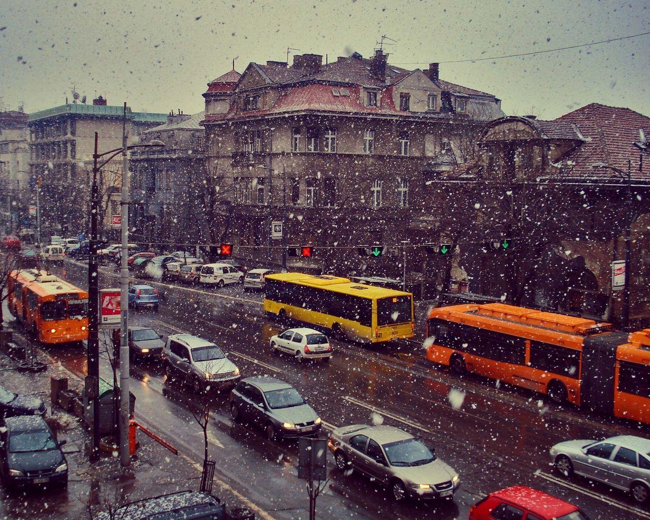 1280x1024 city, transport, sky, snow .