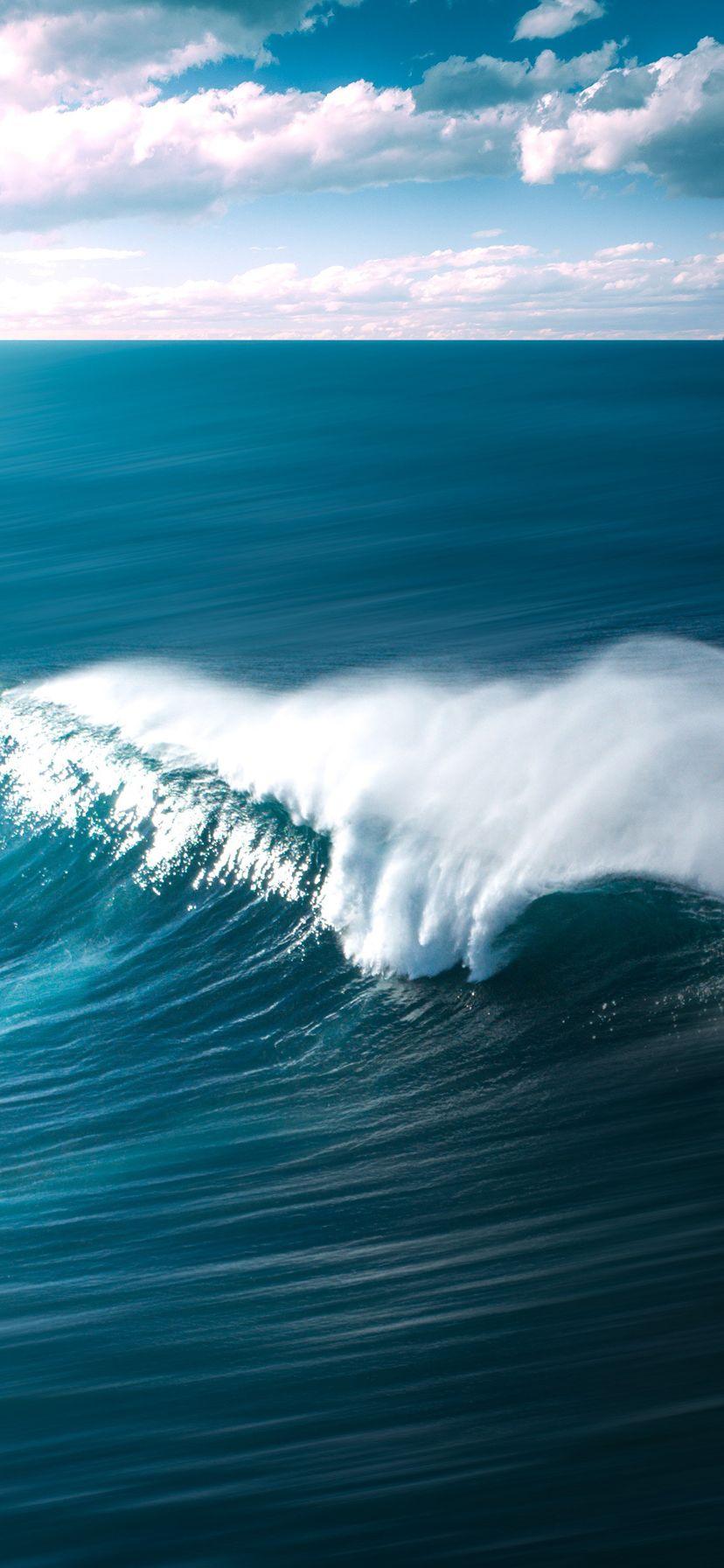 828x1792 Beautiful Wave Ocean Near Beach .