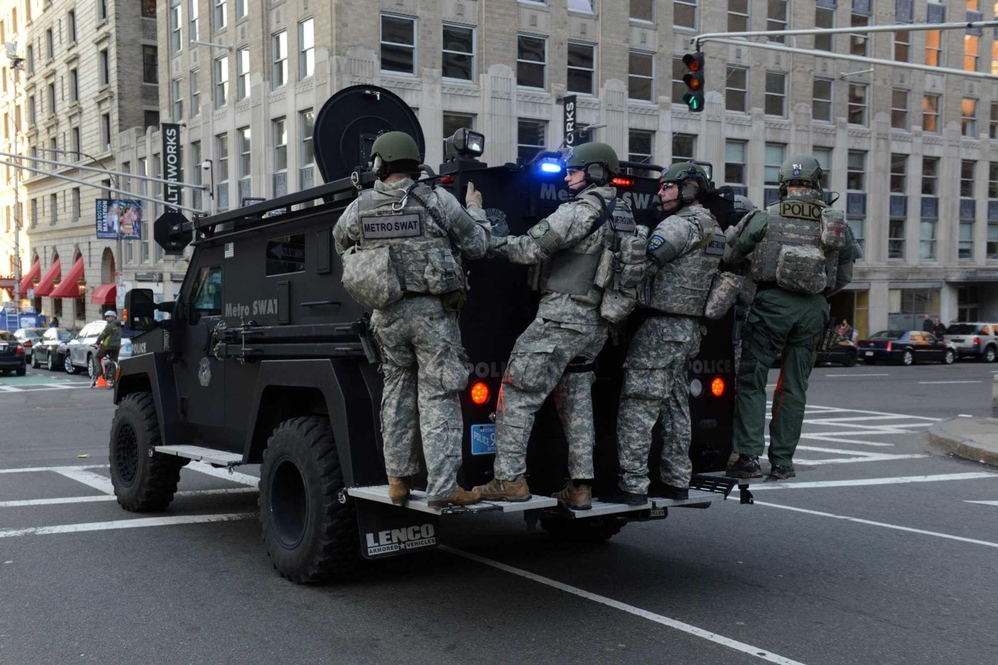 2007x1339 Swat team, Swat police,