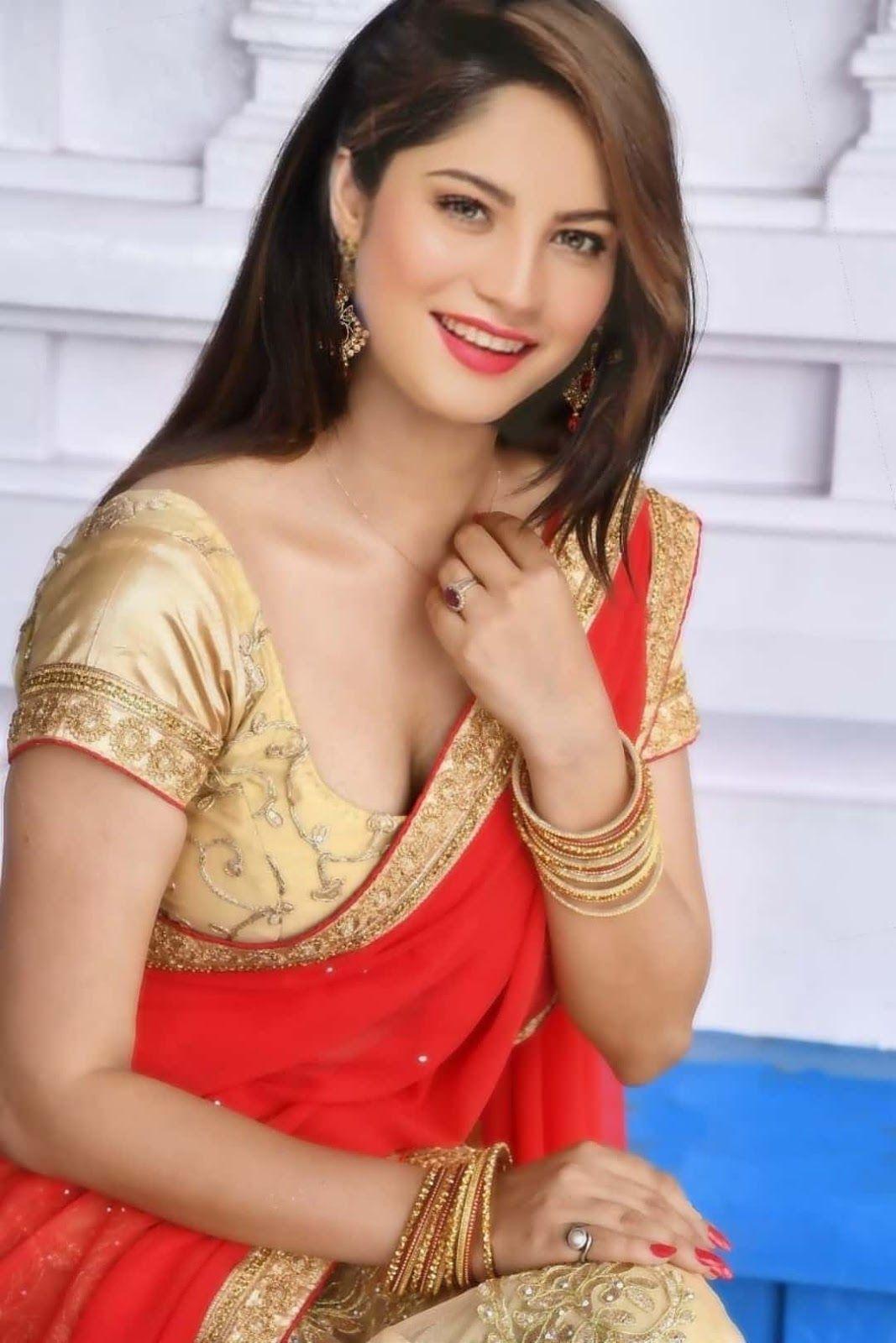 1067x1600 Neelam Muneer