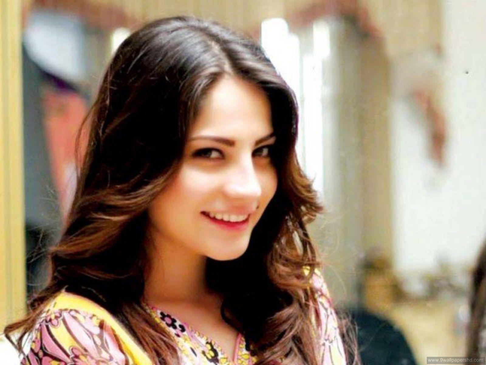 1600x1200 Neelam Muneer Wallpaper HD