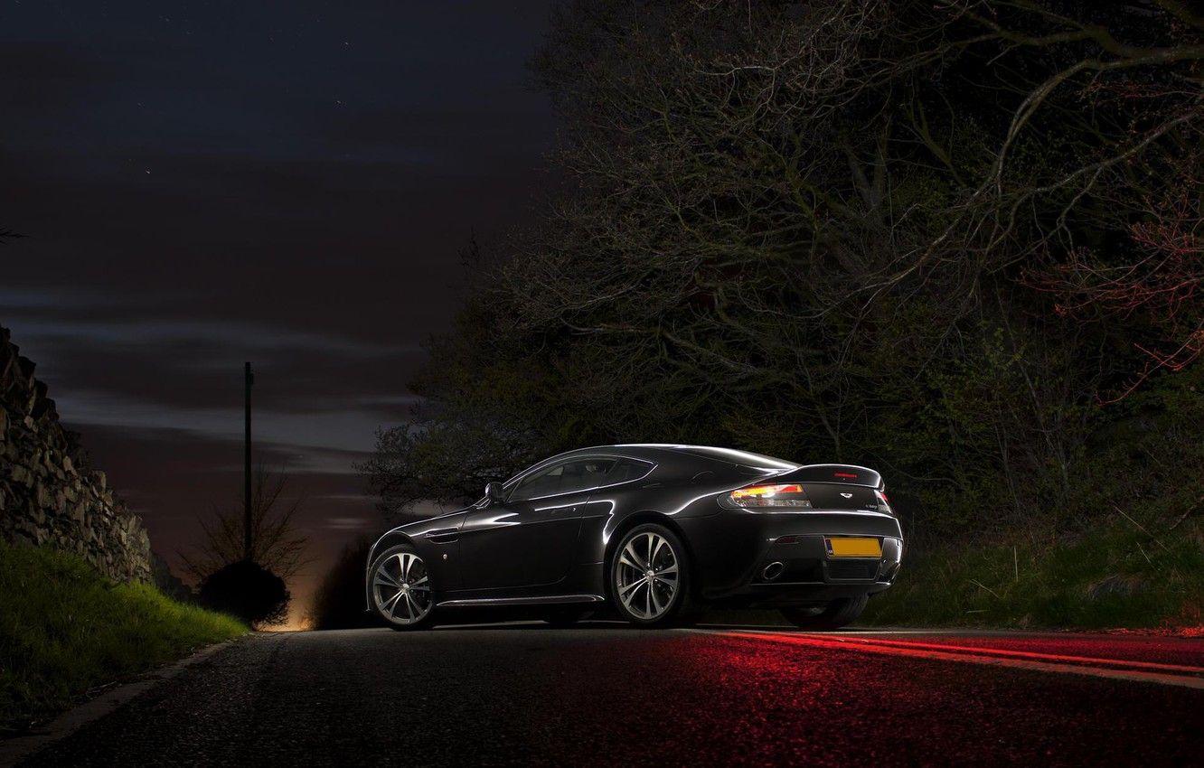 1332x850 Aston Martin Wallpaper