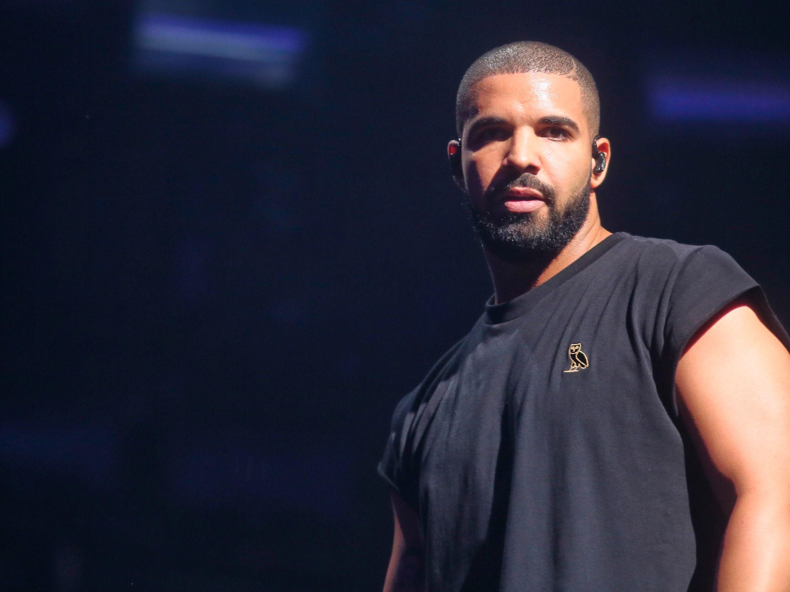 2553x1915 An emerging artist claims Drake 'jacked' the biggest hit of his