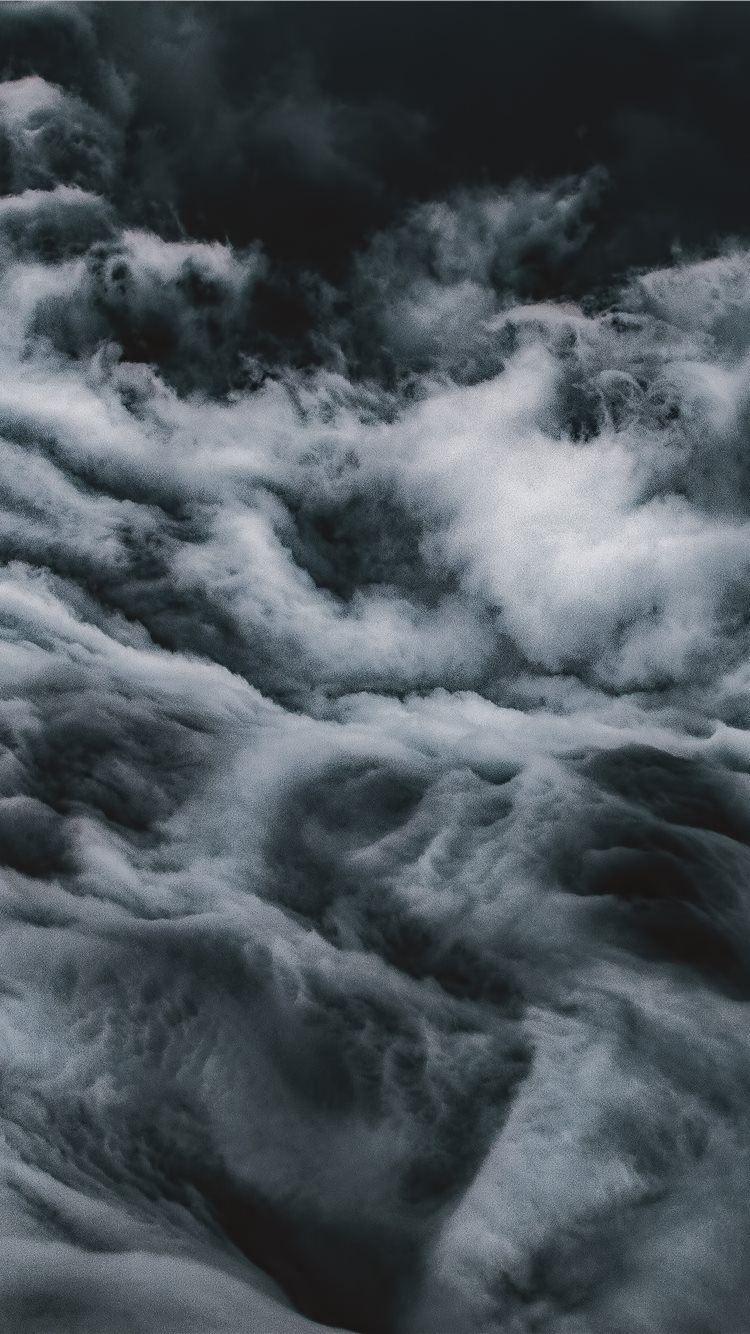 750x1334 Ocean of clouds iPhone 8 Wallpaper .