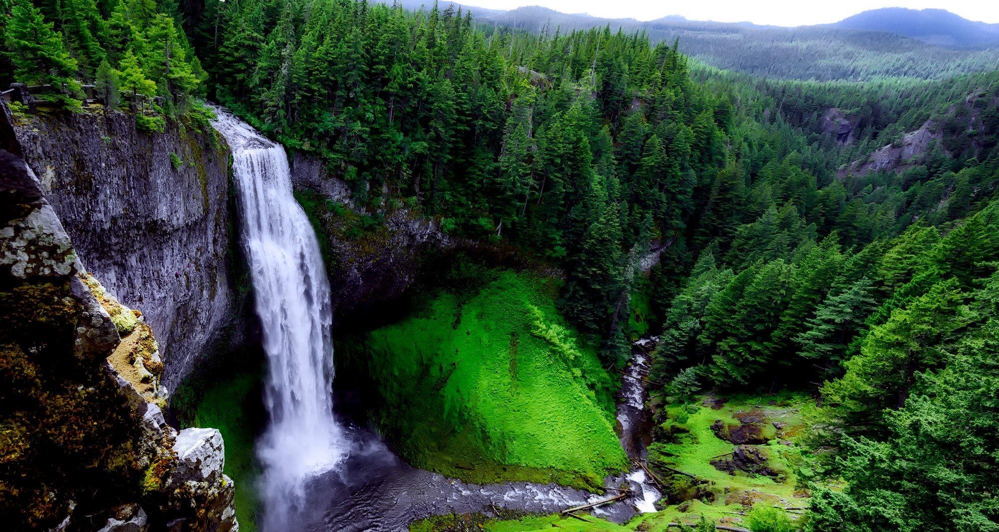 2001x1065 Waterfall Image