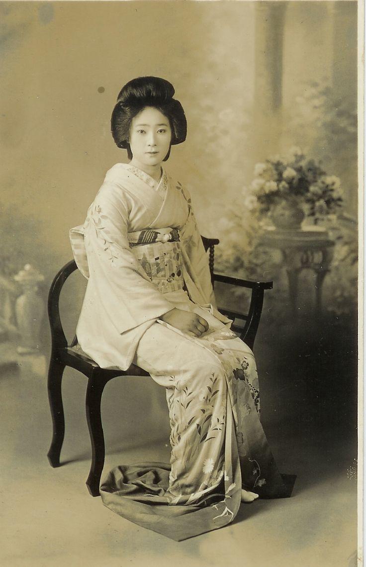 736x1139 best Old Japan image. Vintage photo, Geishas