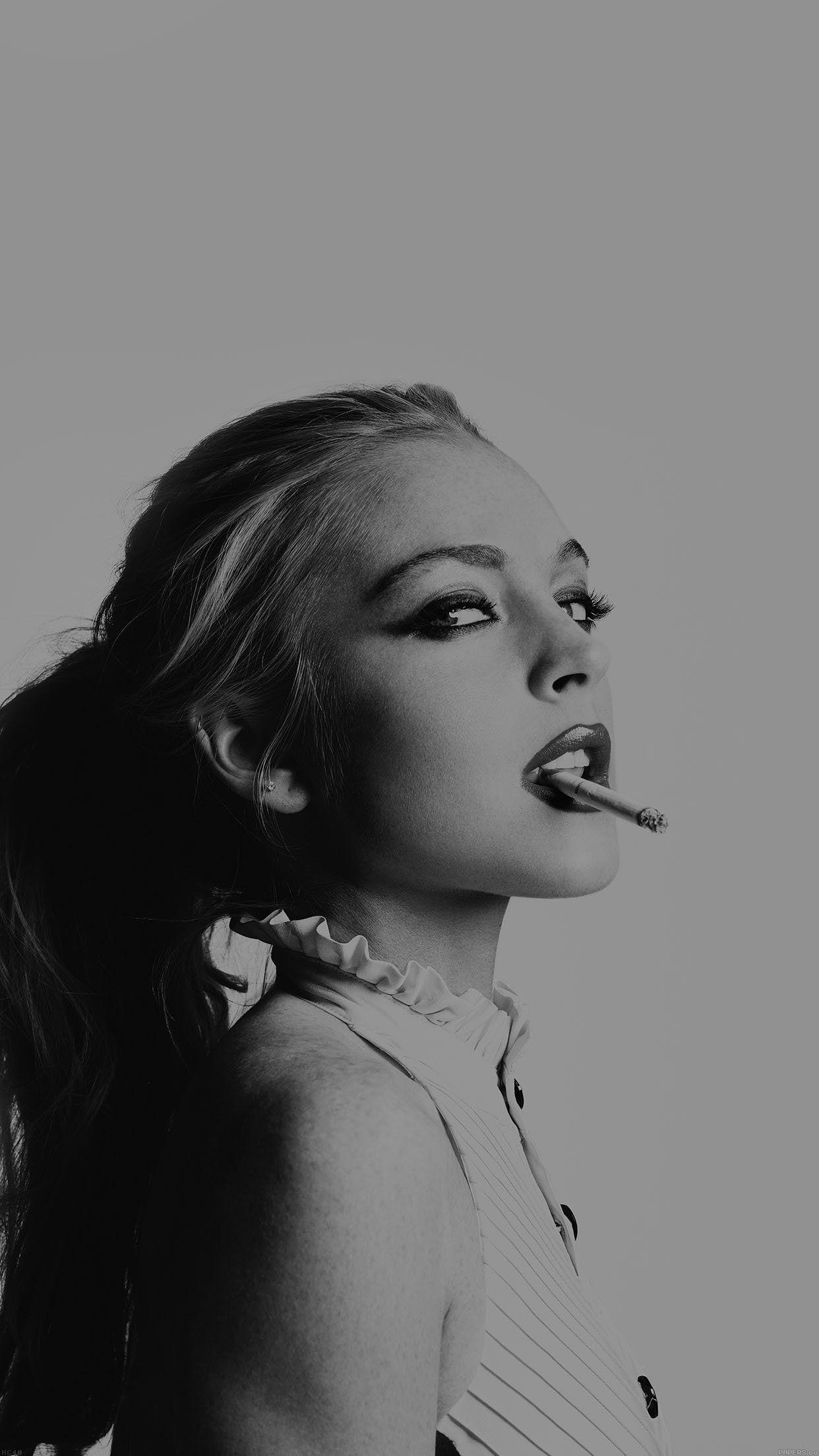 1242x2208 Hc40 Lindsay Lohan Smoking Dark Lips .itl.cat
