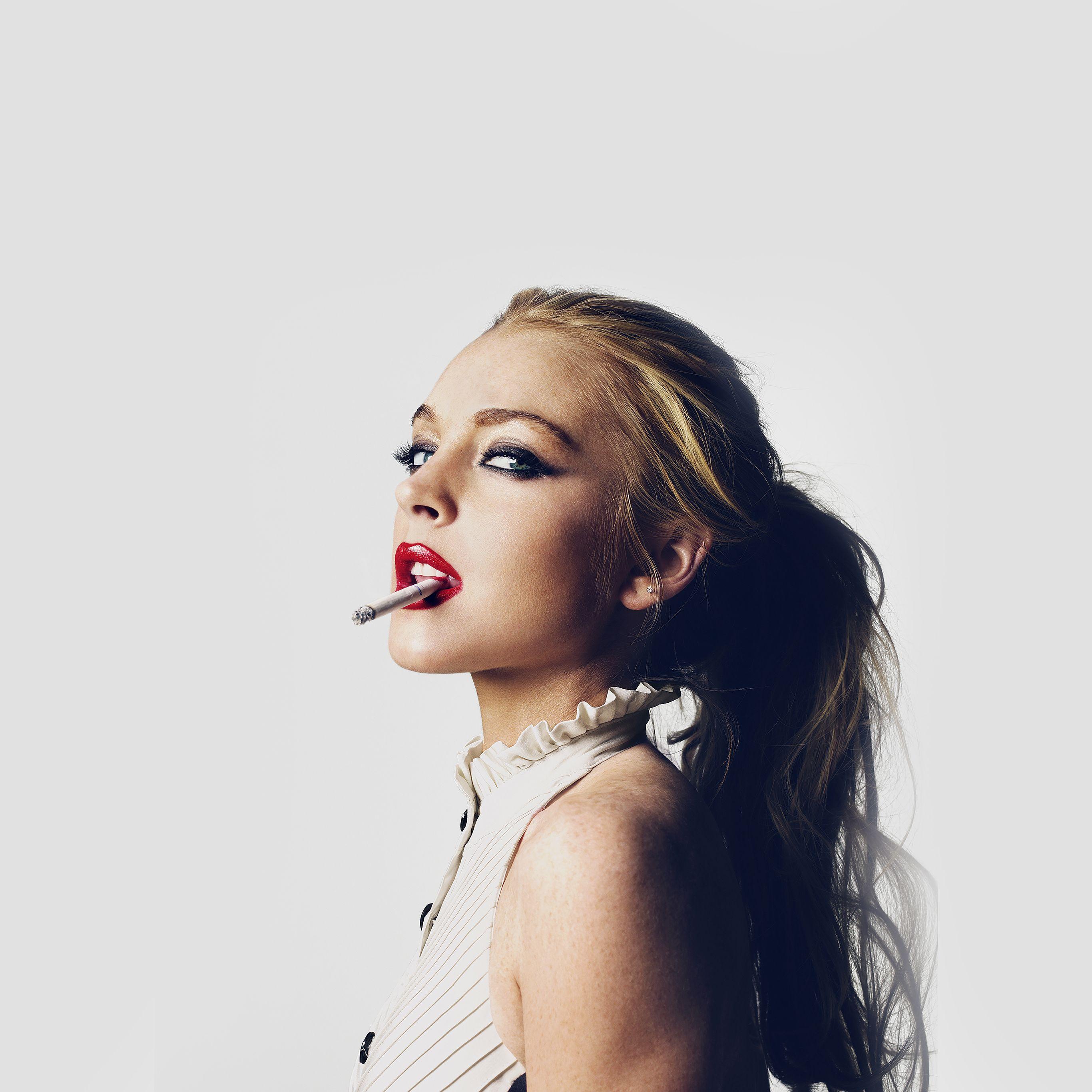 2732x2732 Lindsay Lohan Smoking Lips .