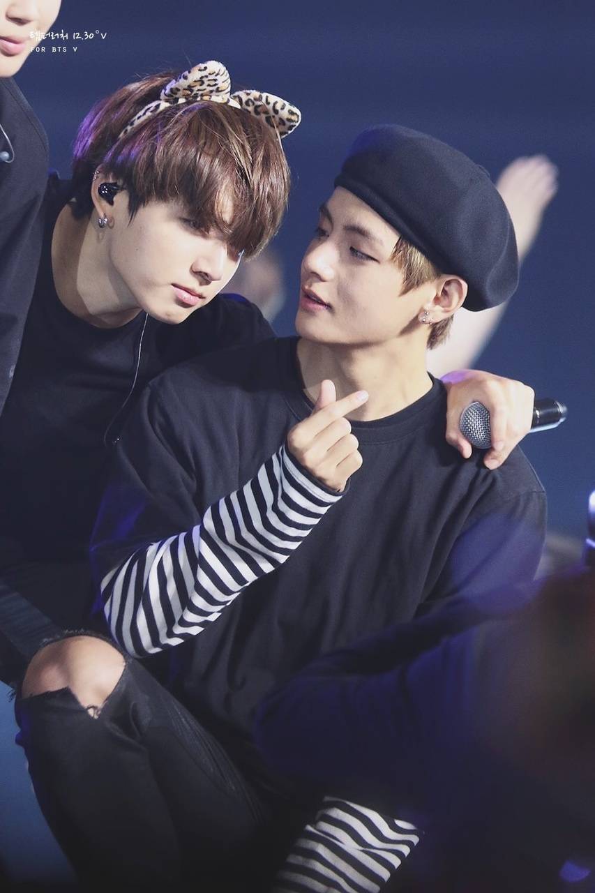 853x1280 Taekook Wallpaper