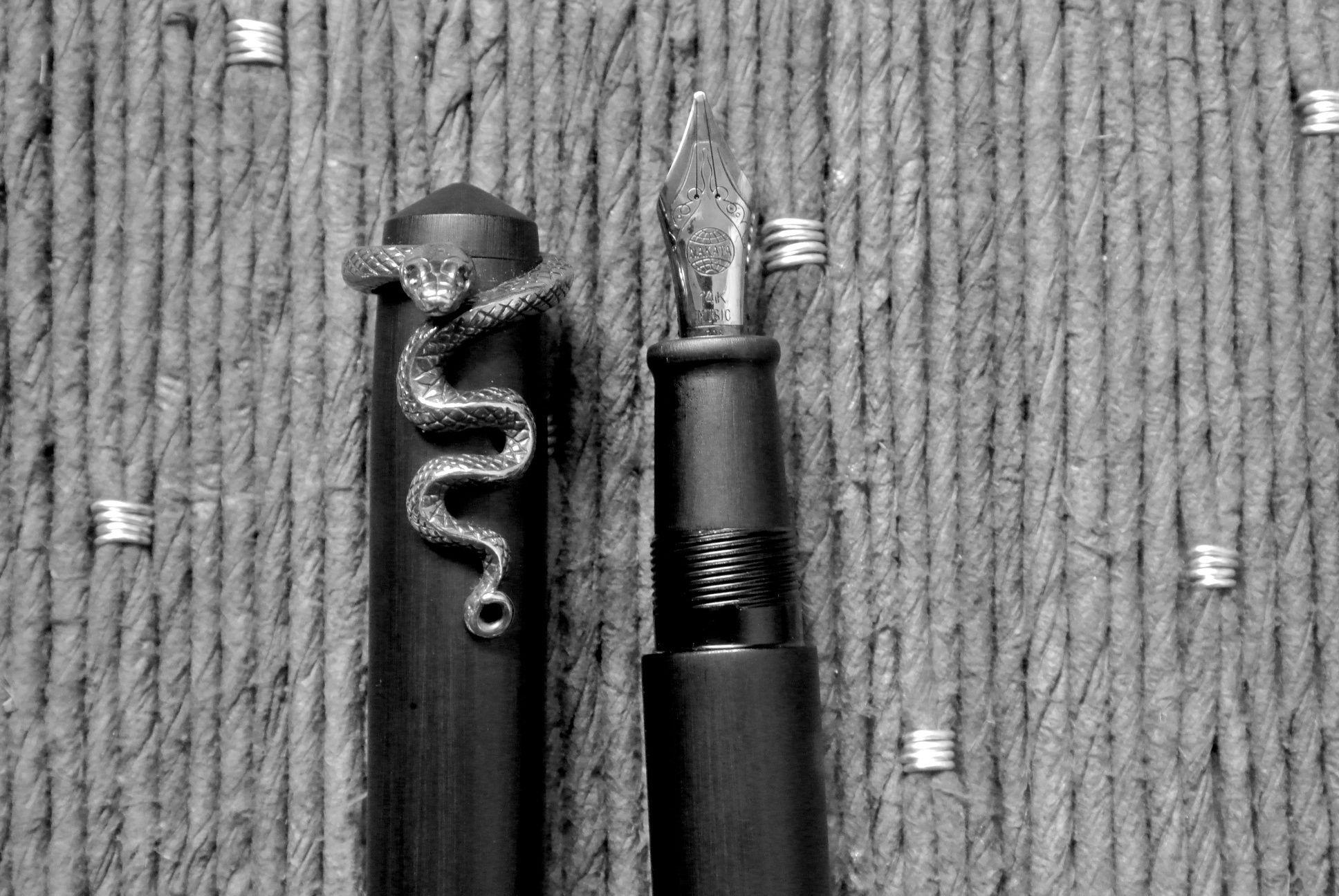 1936x1296 Fountain pen wallpaper for 2012