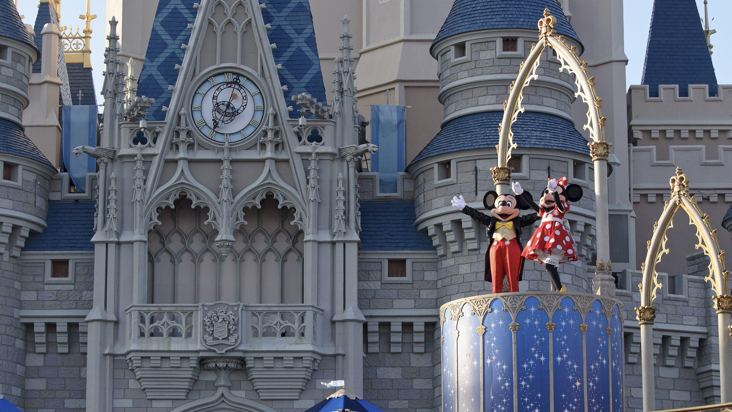 2560x1440 Mickey Mouse Minnie Mouse Disney World .hdwallpaper.in