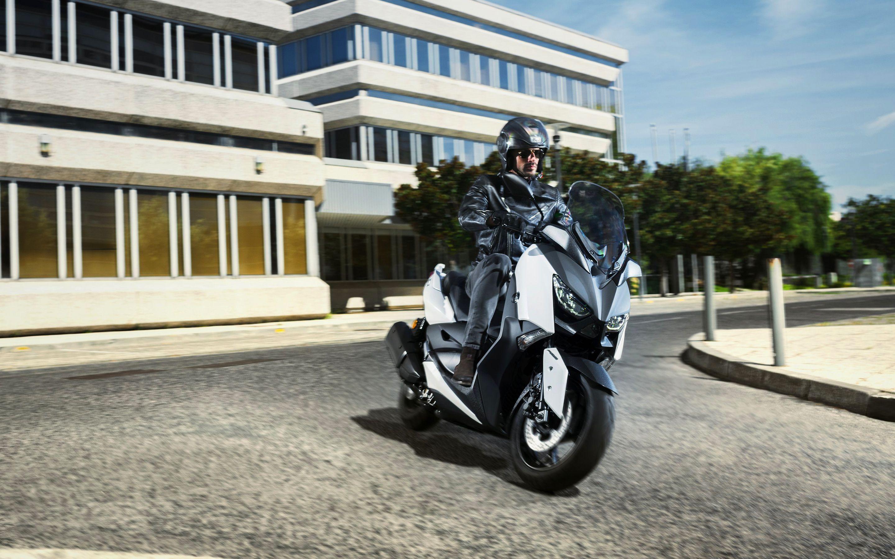 2880x1800 Yamaha XMAX