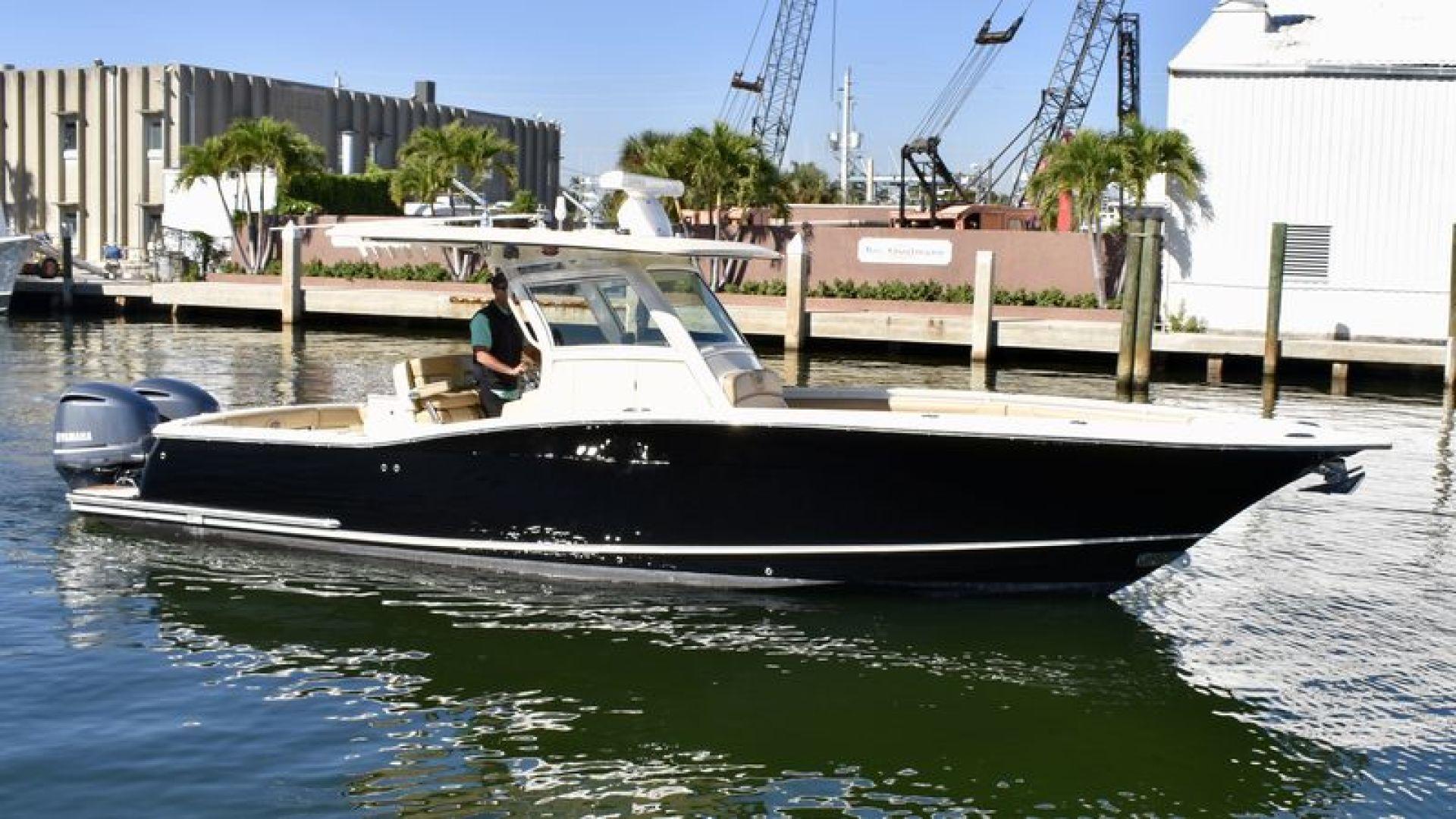 1920x1080 Scout 320 LXF in United States .rightboat.com · In stock
