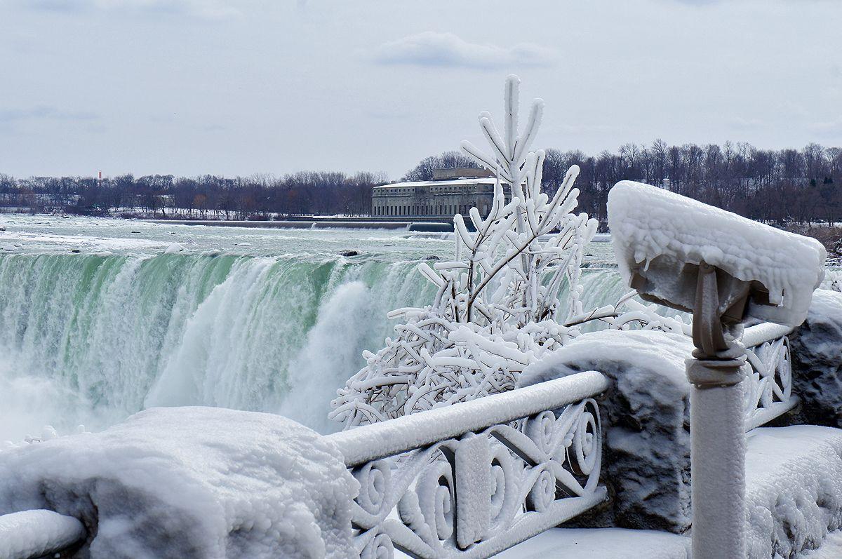1200x797 stunning photo of frozen Niagara .blog.