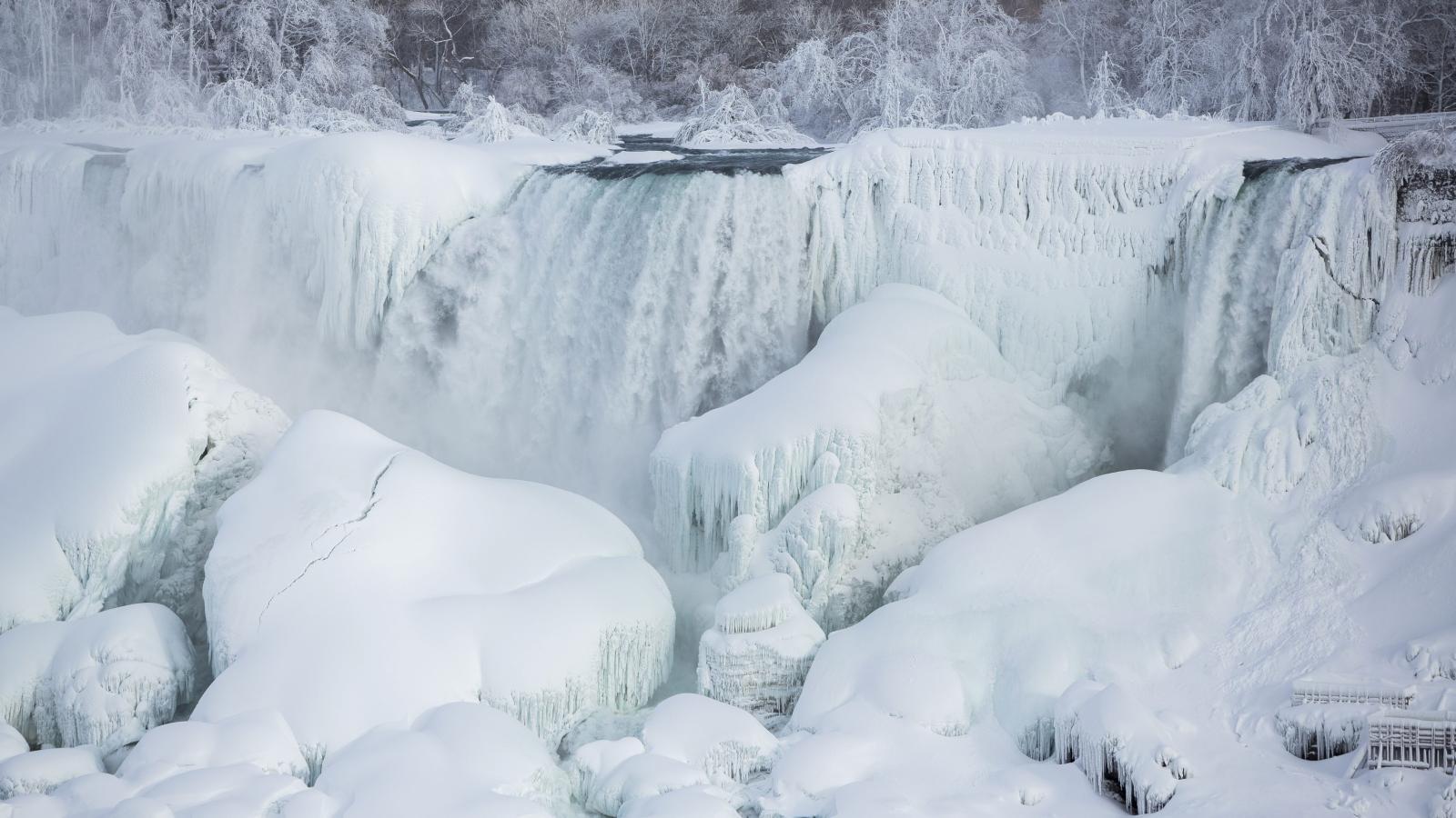 1600x900 Niagara Falls never freezes over .