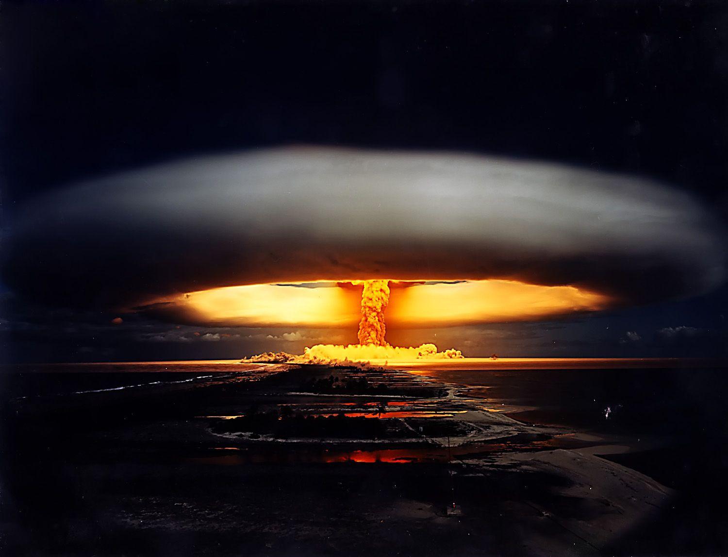 1500x1147 Wallpaper Daily: Explosion Wallpaper. 理屈に基づいた物理現象の描き