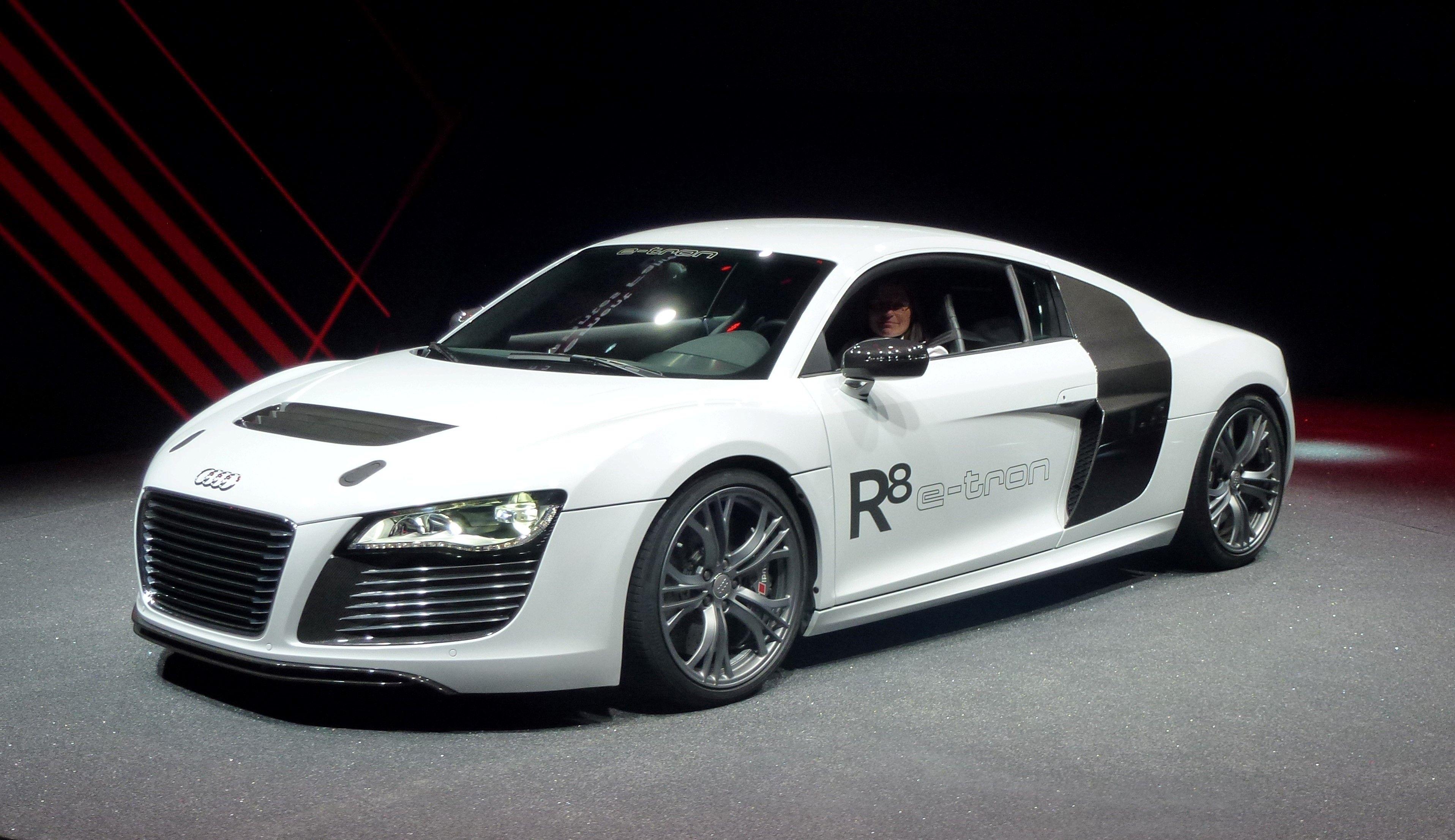 3832x2214 Audi R8 E Tron Wallpaper .