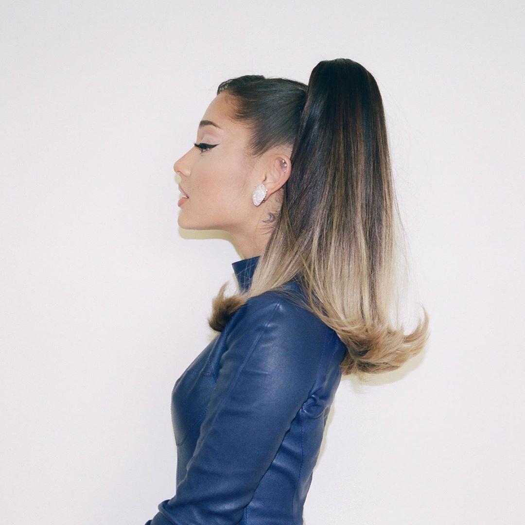1080x1080 Ariana Grande .theplace2.ru