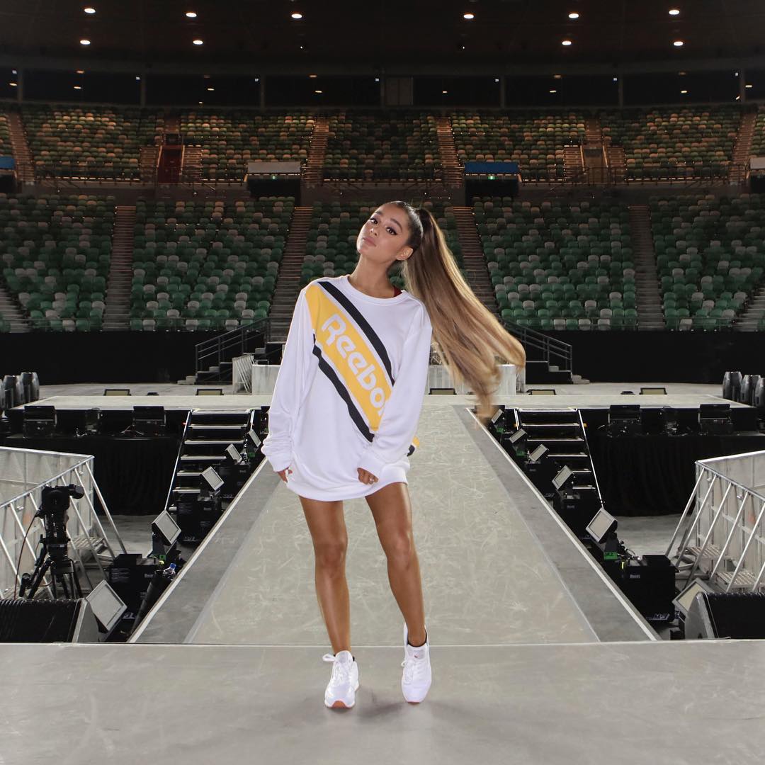 1080x1080 Ariana Grande .theplace2.ru